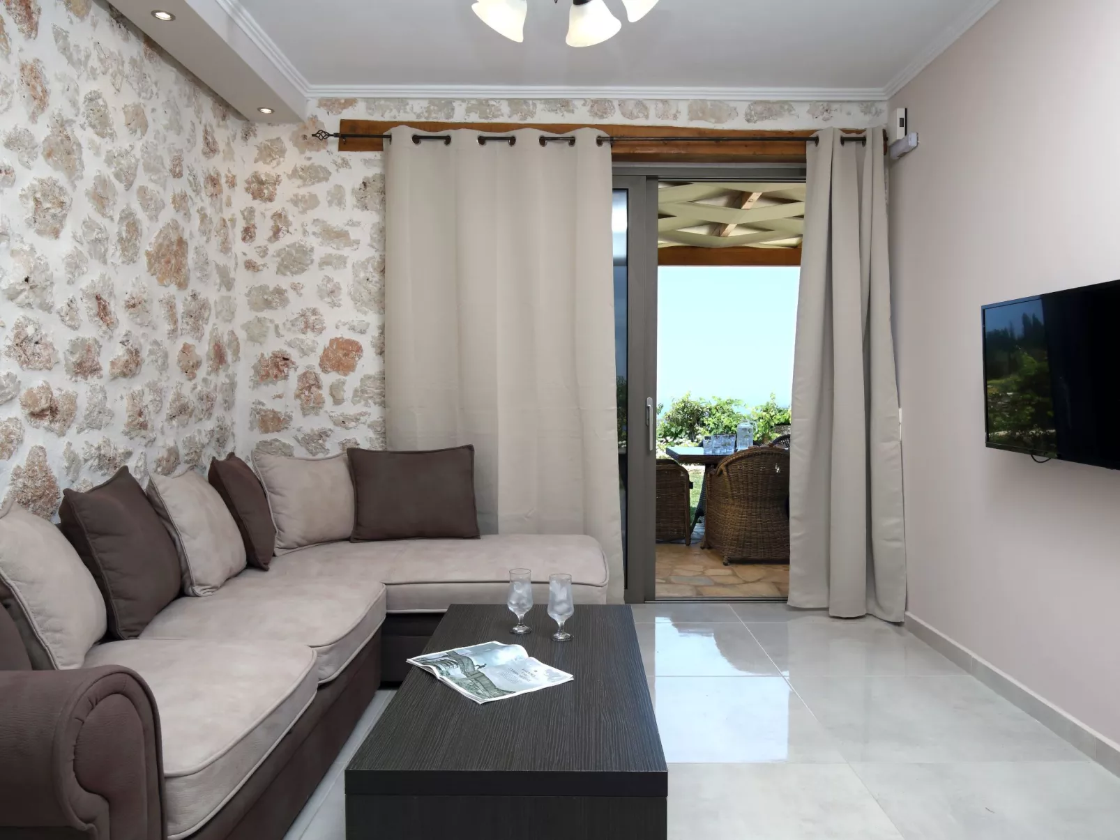 Villa Hrw mit privatem Pool-Inside