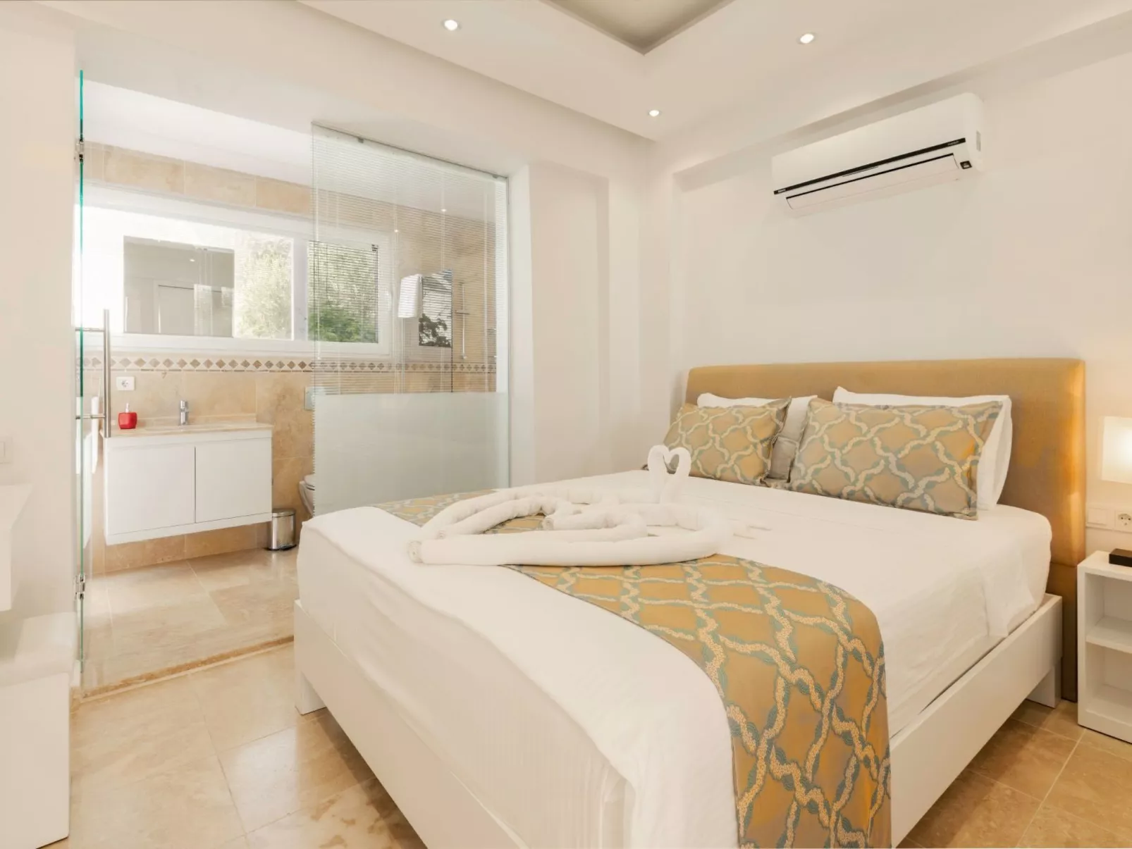 Luxuriöse Natursteinvilla "Ketchy"-Image-tags.info