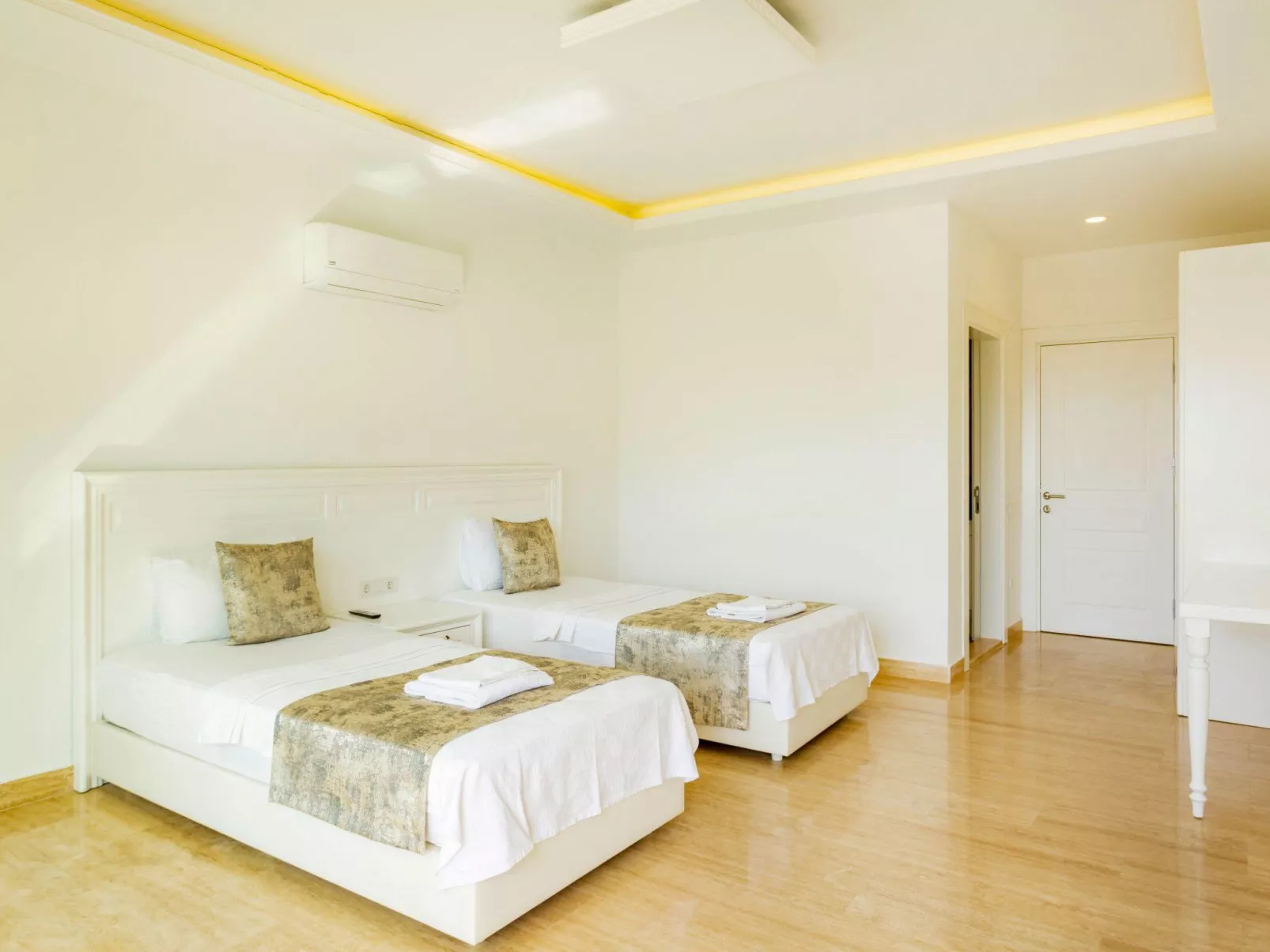 Villa Infinity Sky für 2 Personen und 2 Kinder-Inside