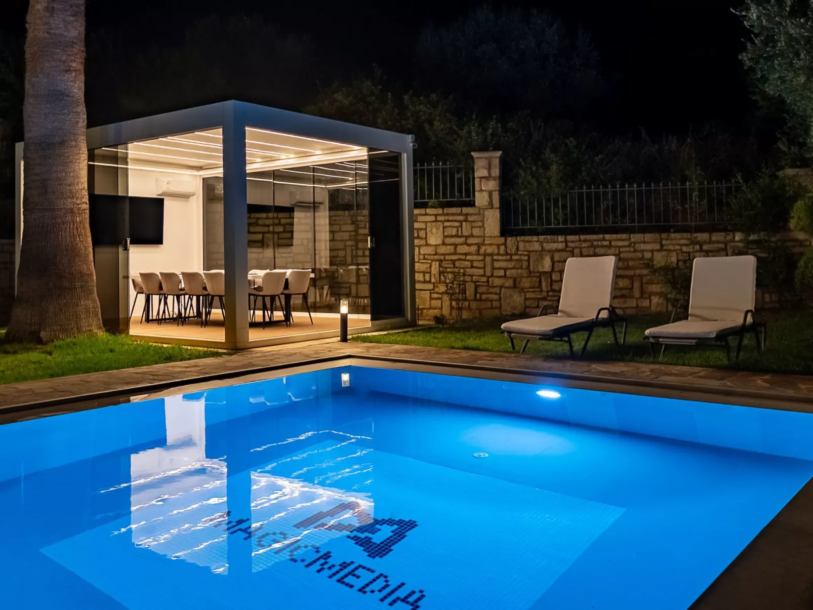 Neue Familienvillen mit 2 privaten Pools, Spielzimmer-Draußen