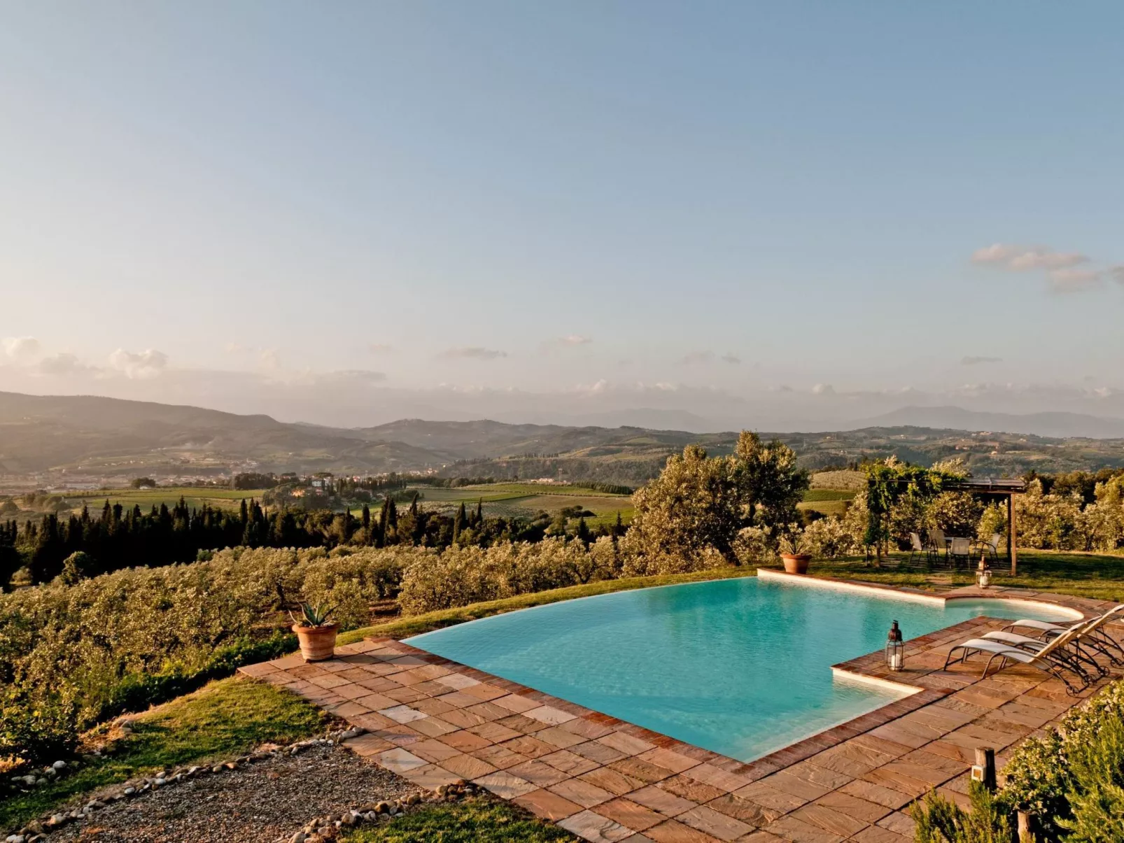 "Colle sotto 4" mit Infinity-Pool-Draußen