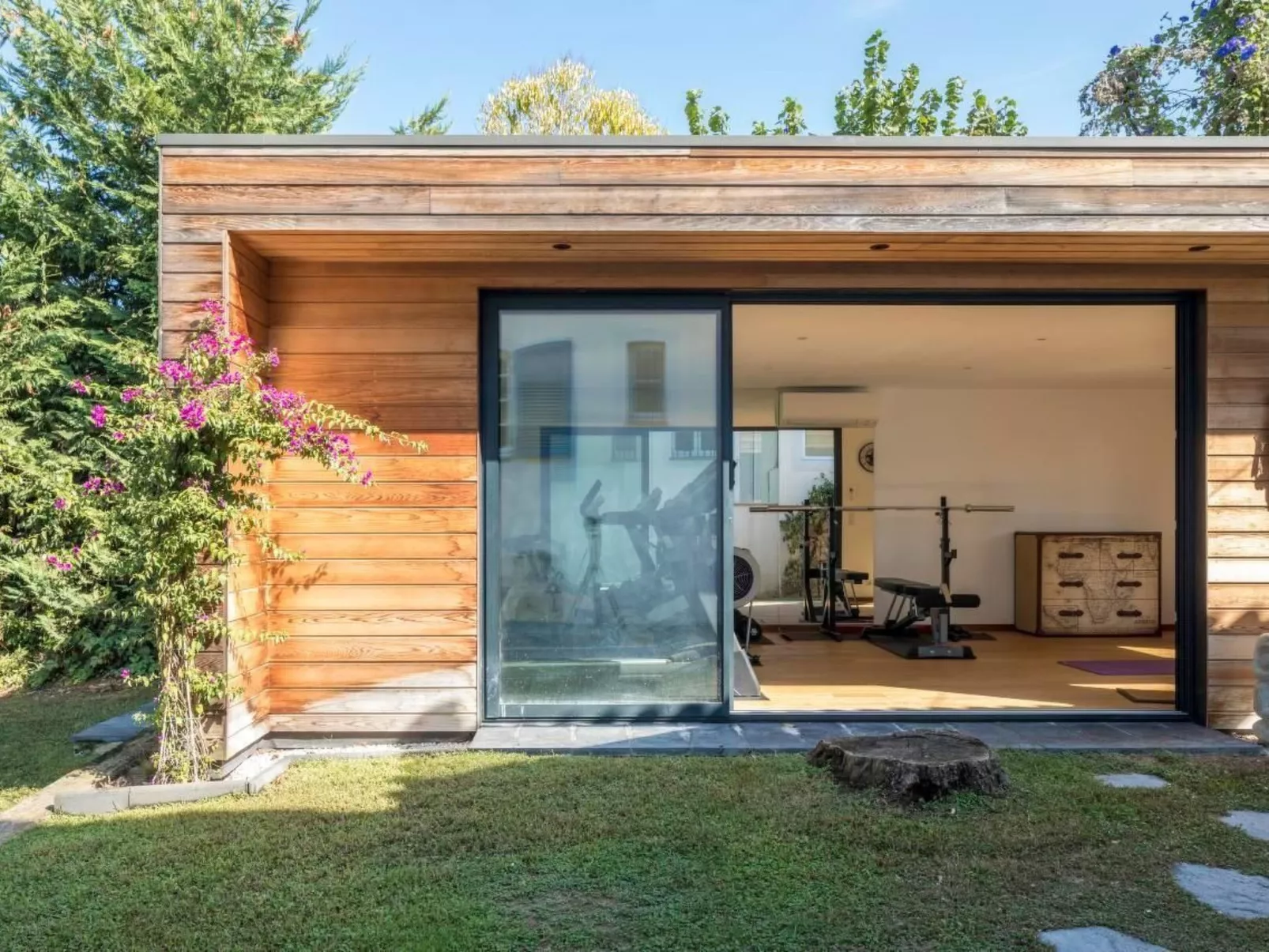 Villa mit privatem Pool und Fitnessraum-Image-tags.info