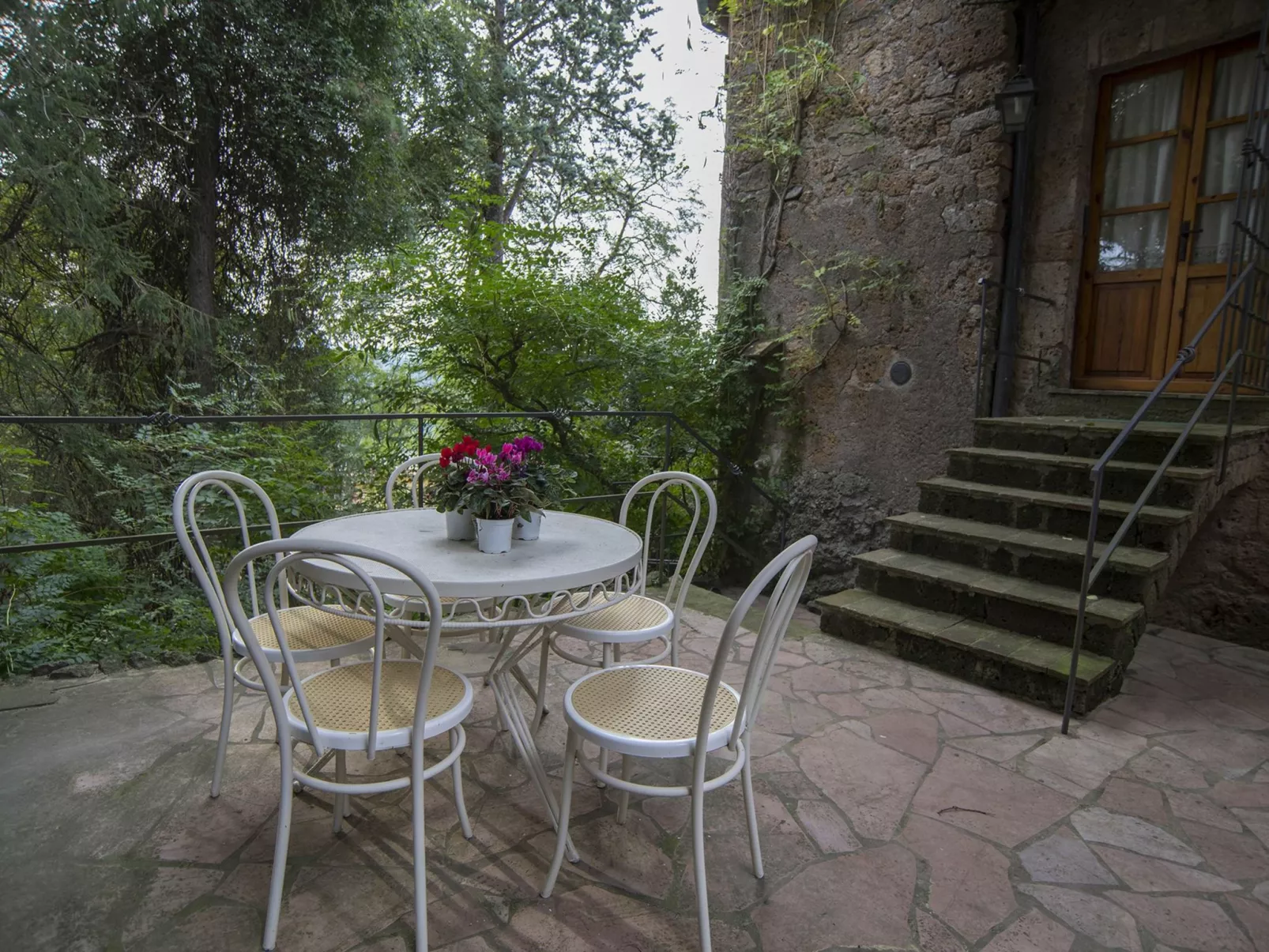 Charmante Schlossunterkunft mit Schwimmbad-Dehors