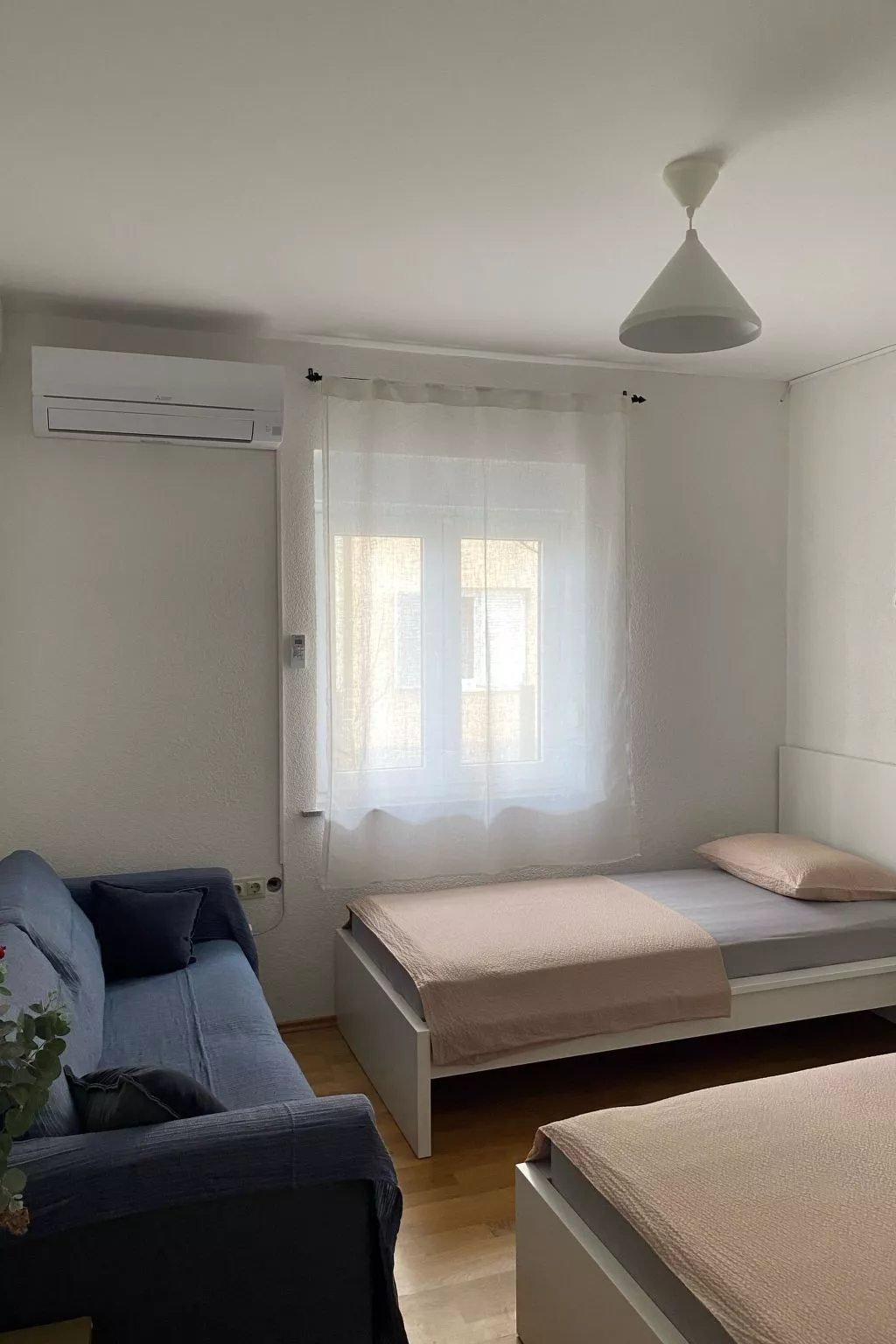 Zimmer mit Garten-Dedans