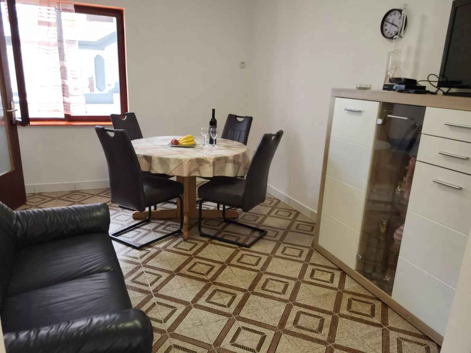 Schöne Wohnung mit Gemeinschaftspool,-Dedans