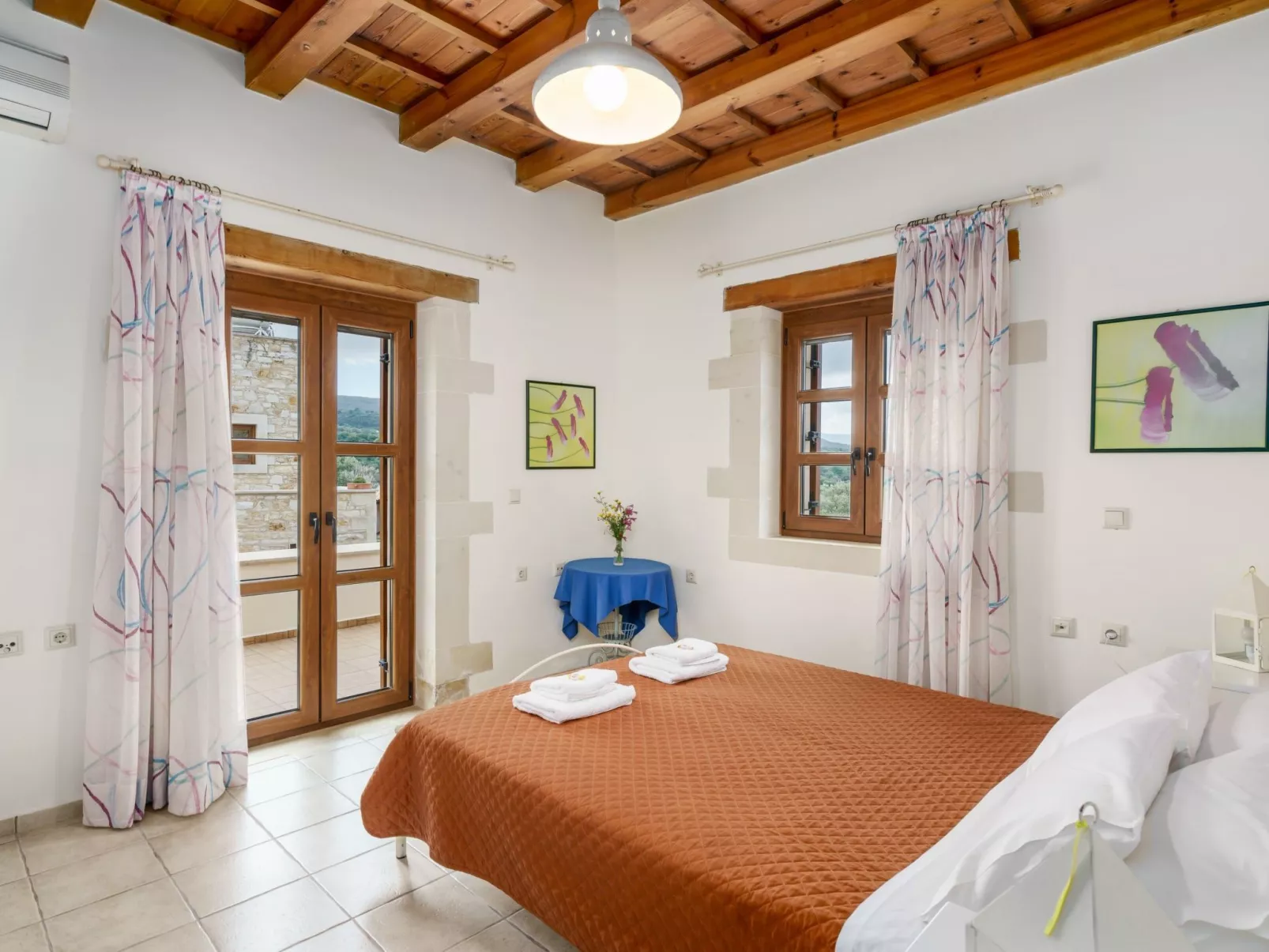 Villa "Arodamos" mit Garten, Grill und Terrasse-Inside