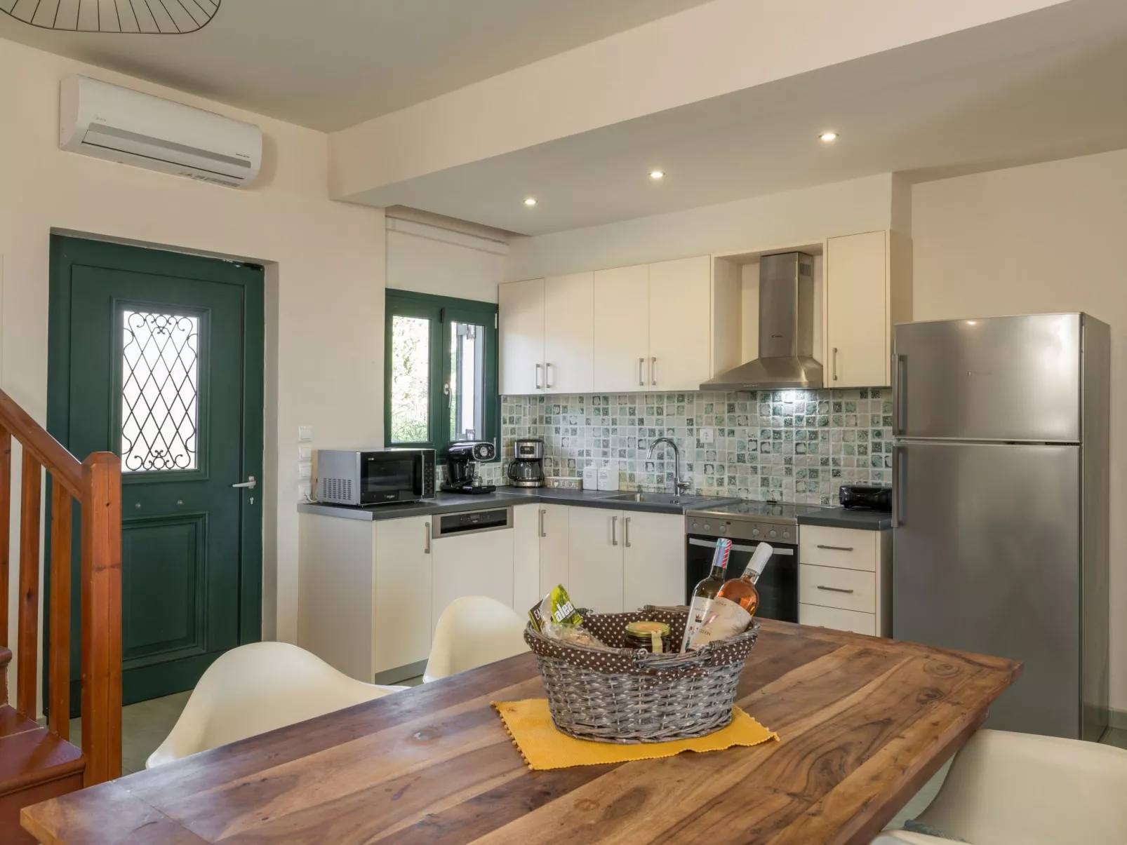 Luxuriöse Villa in Strandnähe mit Blick auf den privaten Pool-Dedans