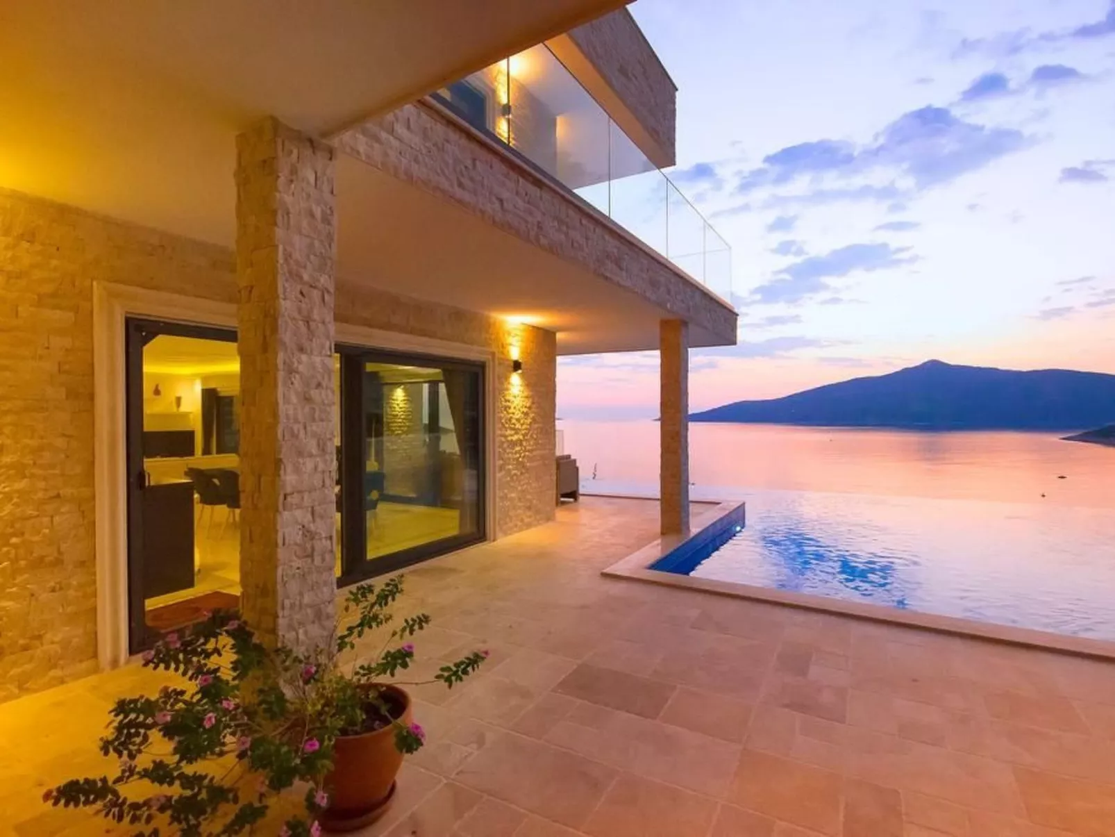 Stilvolle, luxuriöse Villa Pelin in Kalkan-Draußen