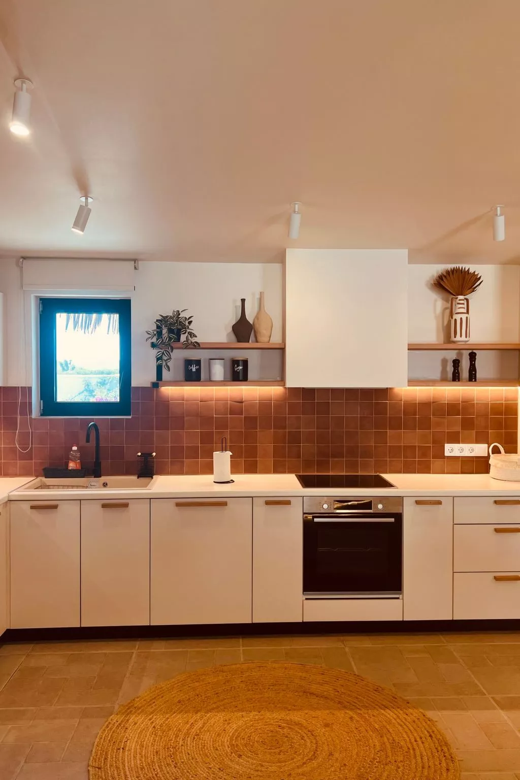 "Naya" mit eigenem Pool-Dedans