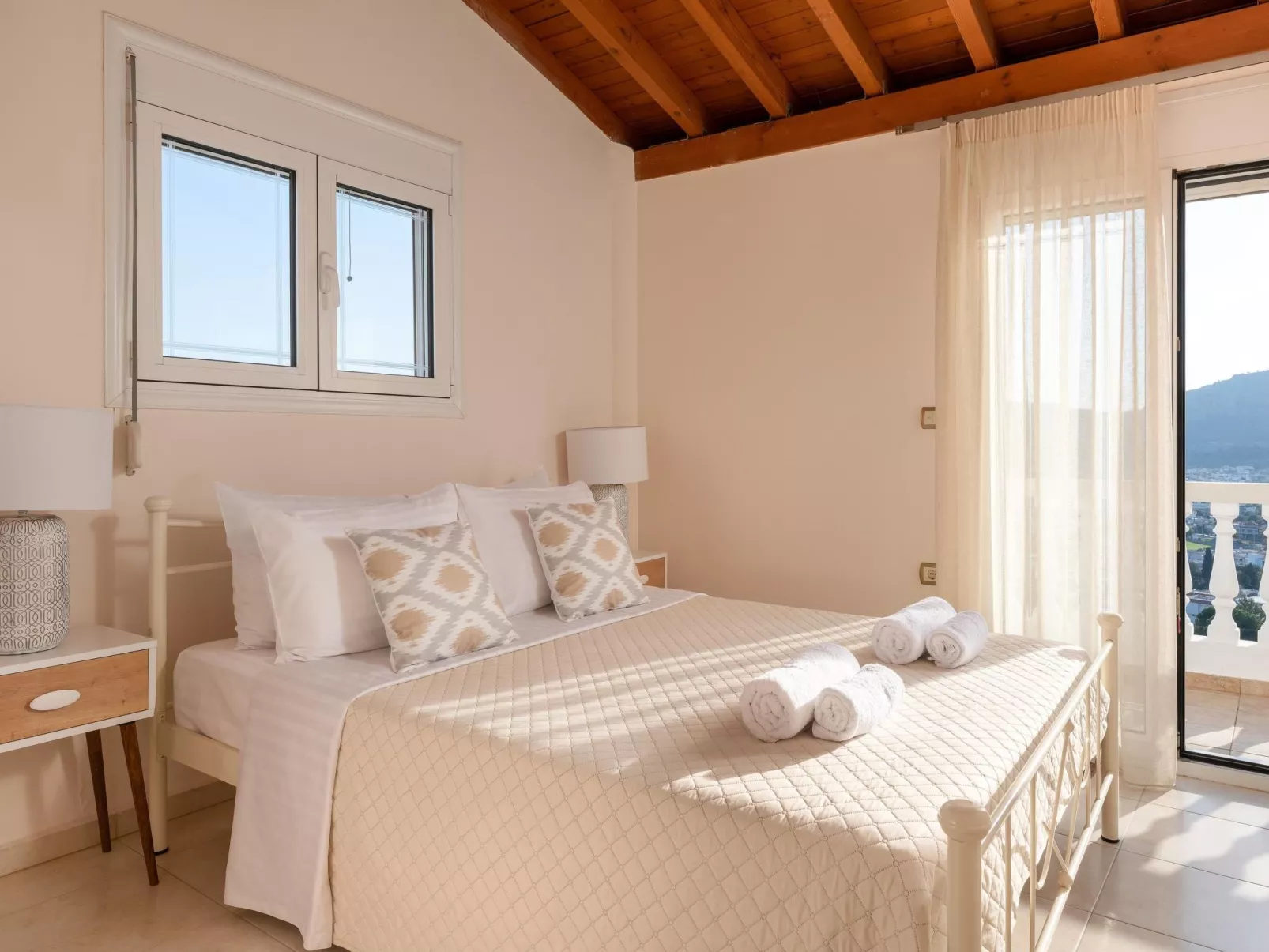 Villa Kamos in Archangelos-Inside