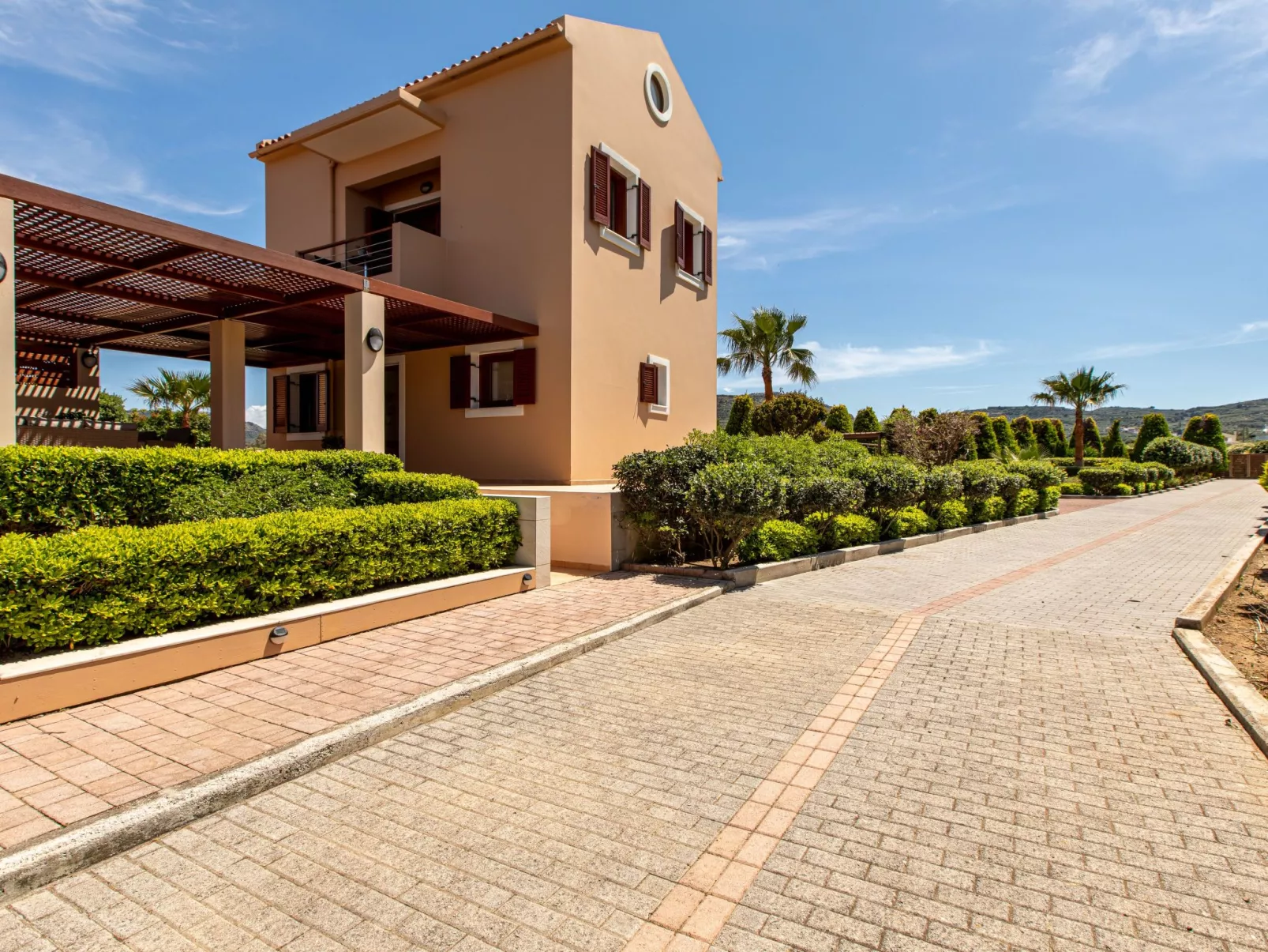 Cold Crest Haus-Outside