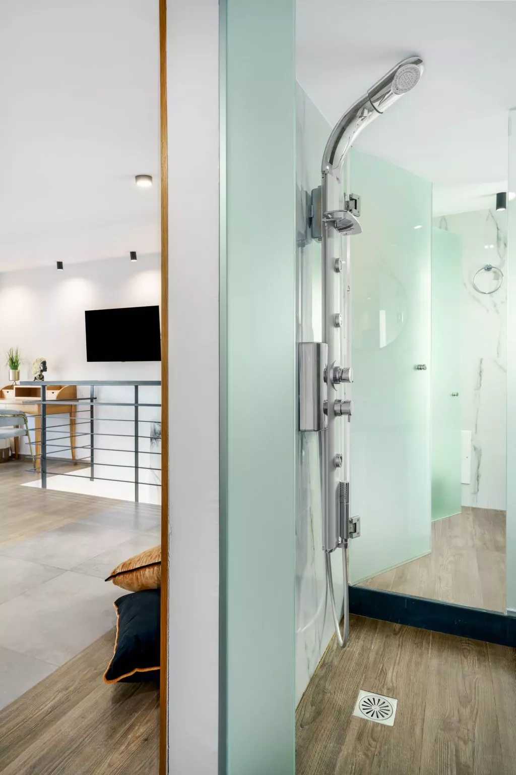 Lux-Villa mit Innen- und Außenpool, BBQ und Fitnessraum-Inside