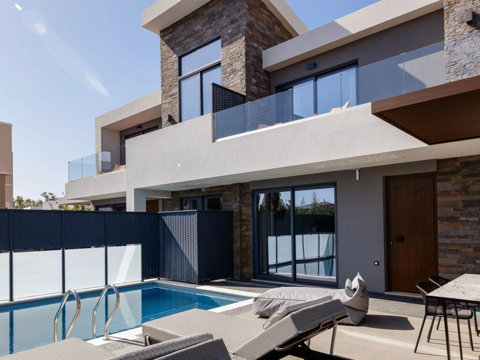 VillAgioi Villa II 2-BR Pool Villa, zu Fuß zum Strand-Outside