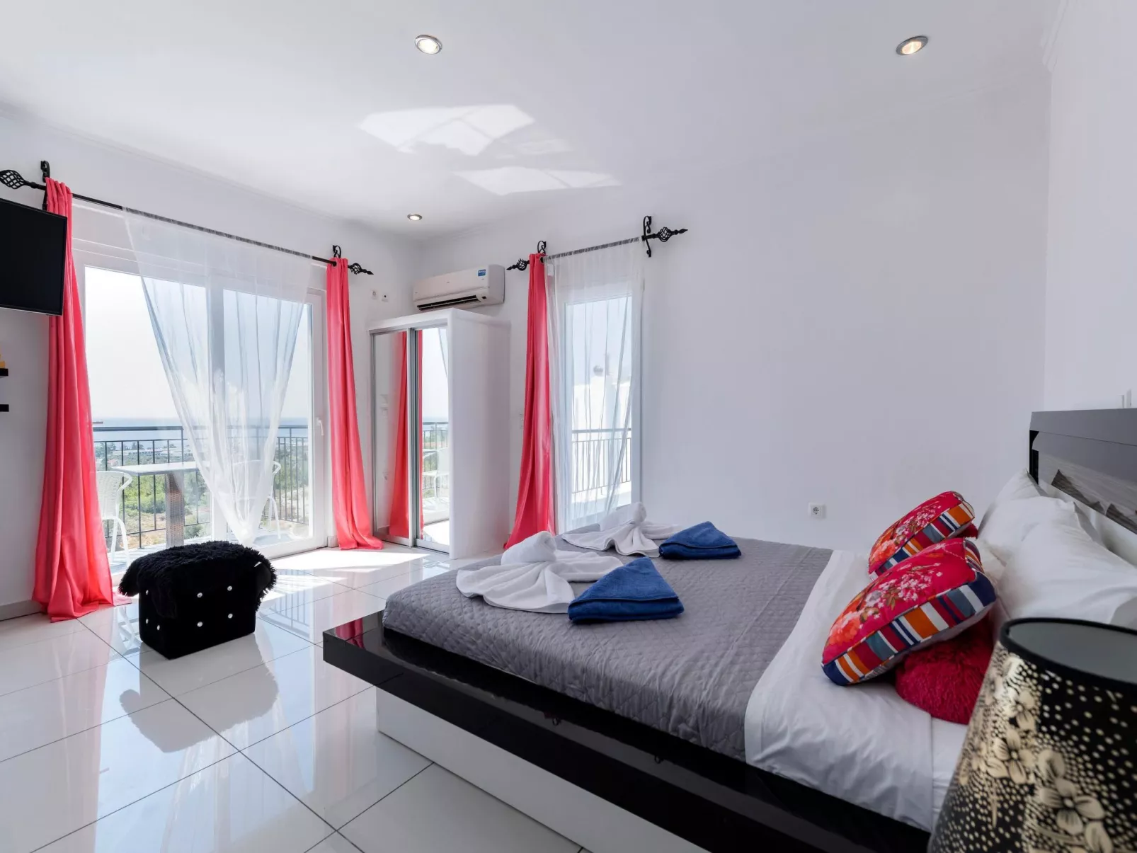 Charmante Diamond Villa in der Nähe von Gennadi Strand-Dedans