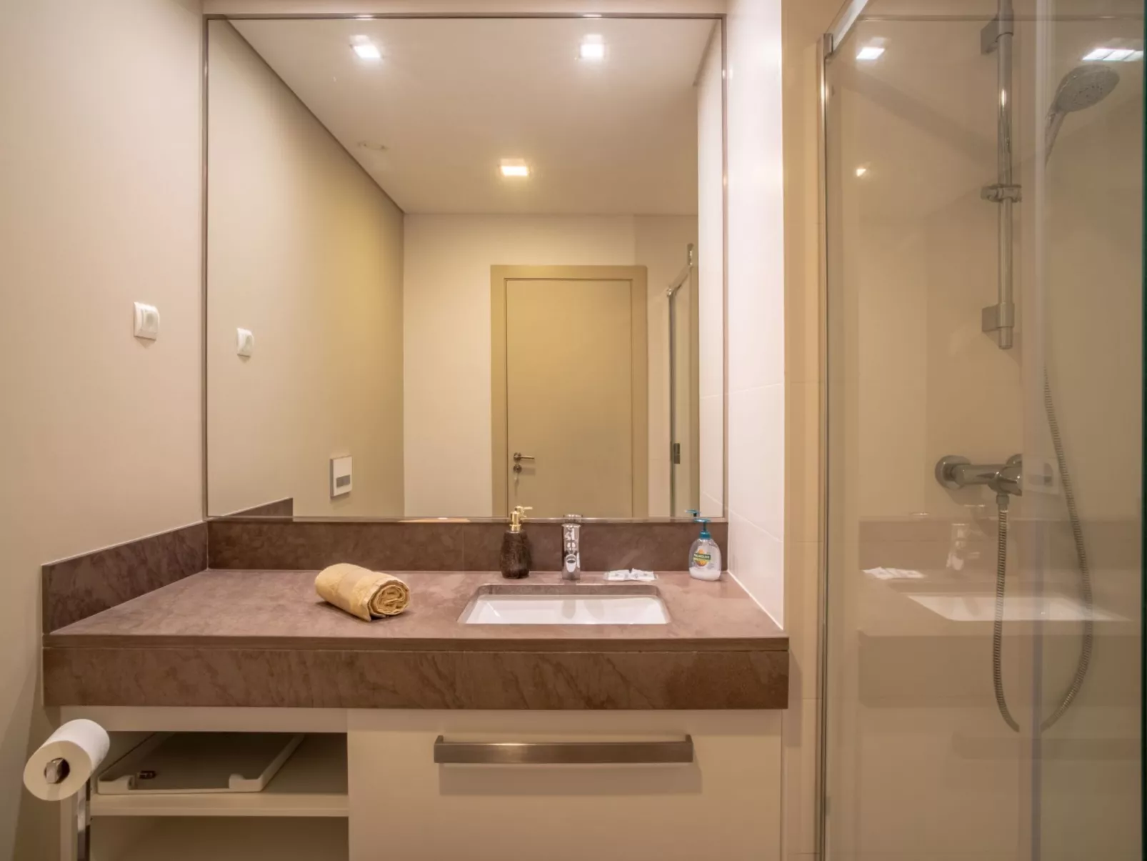 Für 6 Personen ca. 120 m&sup2; in São Martinho, Madeira (Südküste von Madeira)-Dedans