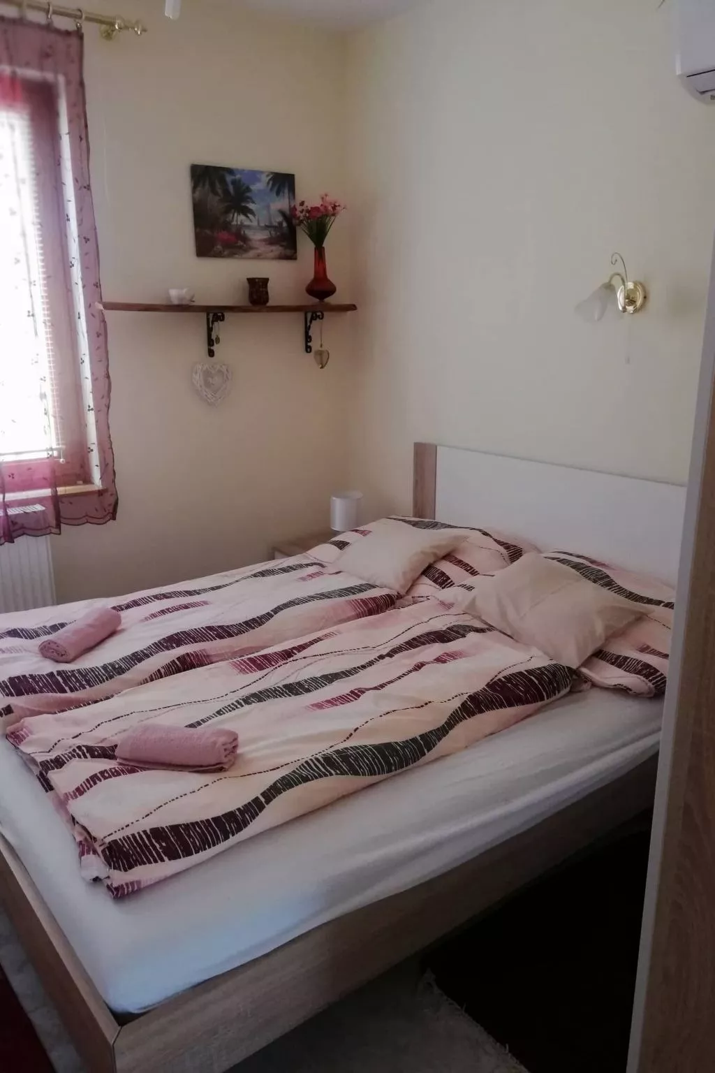 Ferienvilla mit Garten, Grill und Terrasse-Dedans