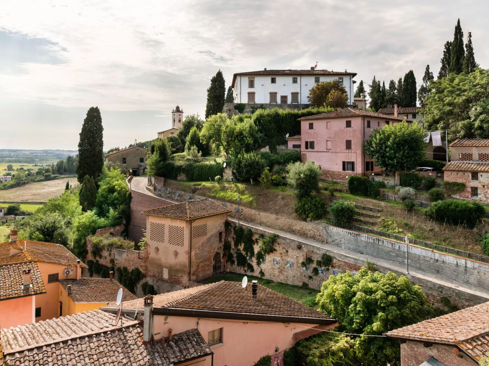 Appartement in Palaia mit Großem Garten-Dehors