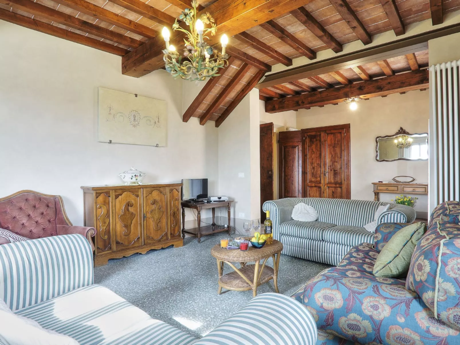 Villa 'La Canonica' mit Gemeinschaftspool-Dedans