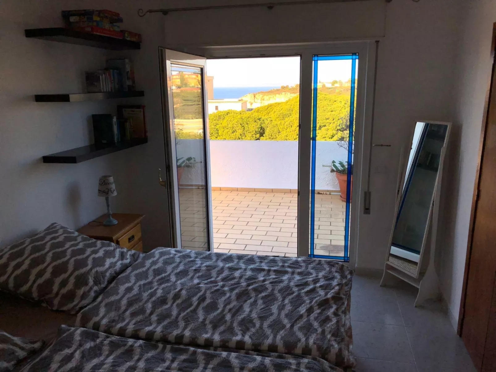 CASA MERLIN-Image-tags.info