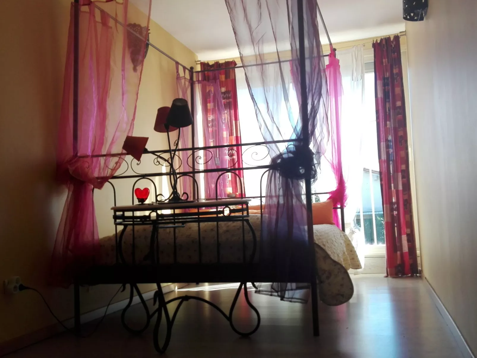 In Méditerranée mit Grill, Garten und Terrasse-Drinnen