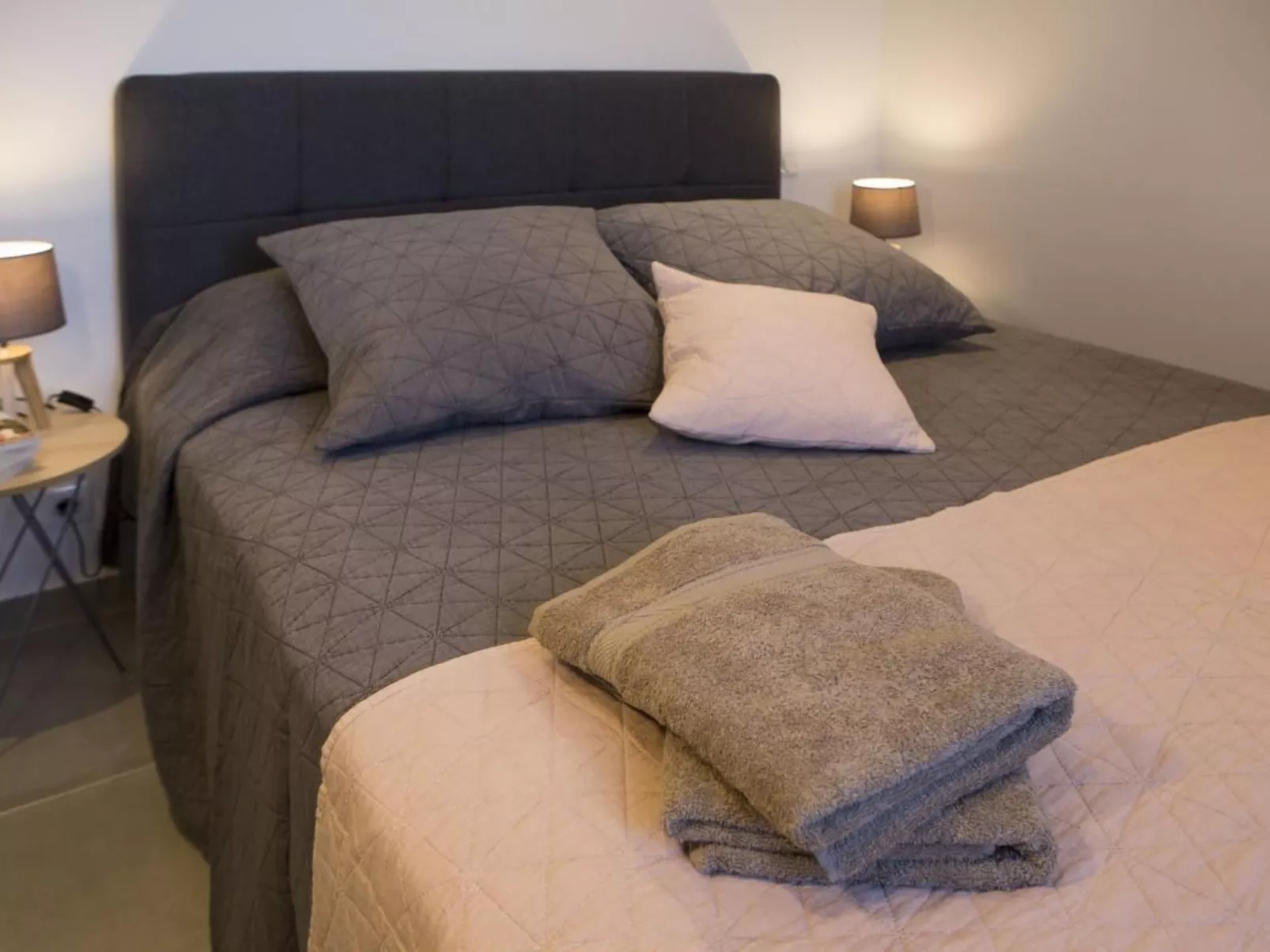 "Meline" mit Aussicht-Drinnen