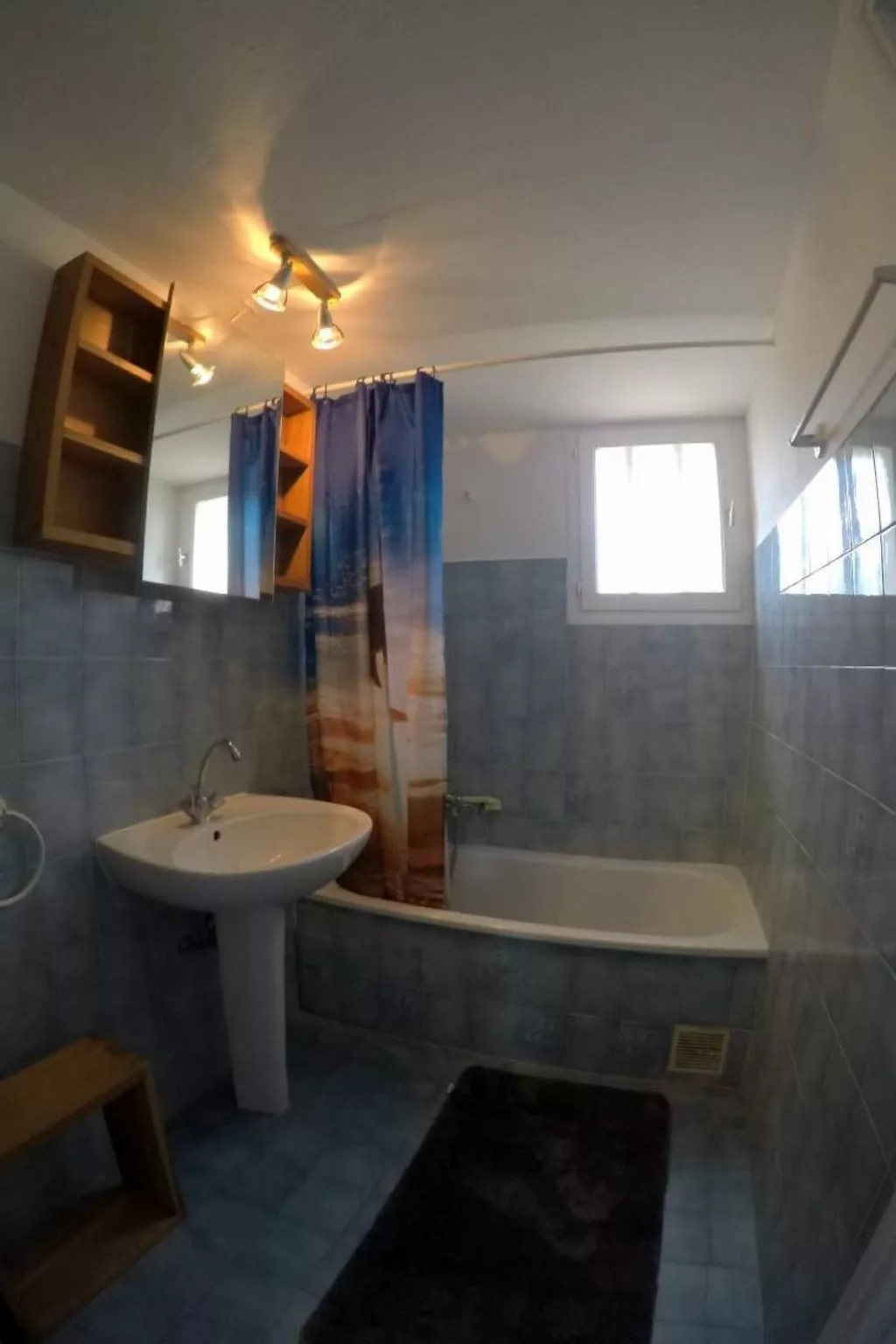 La Garonnette 10-Image-tags.info