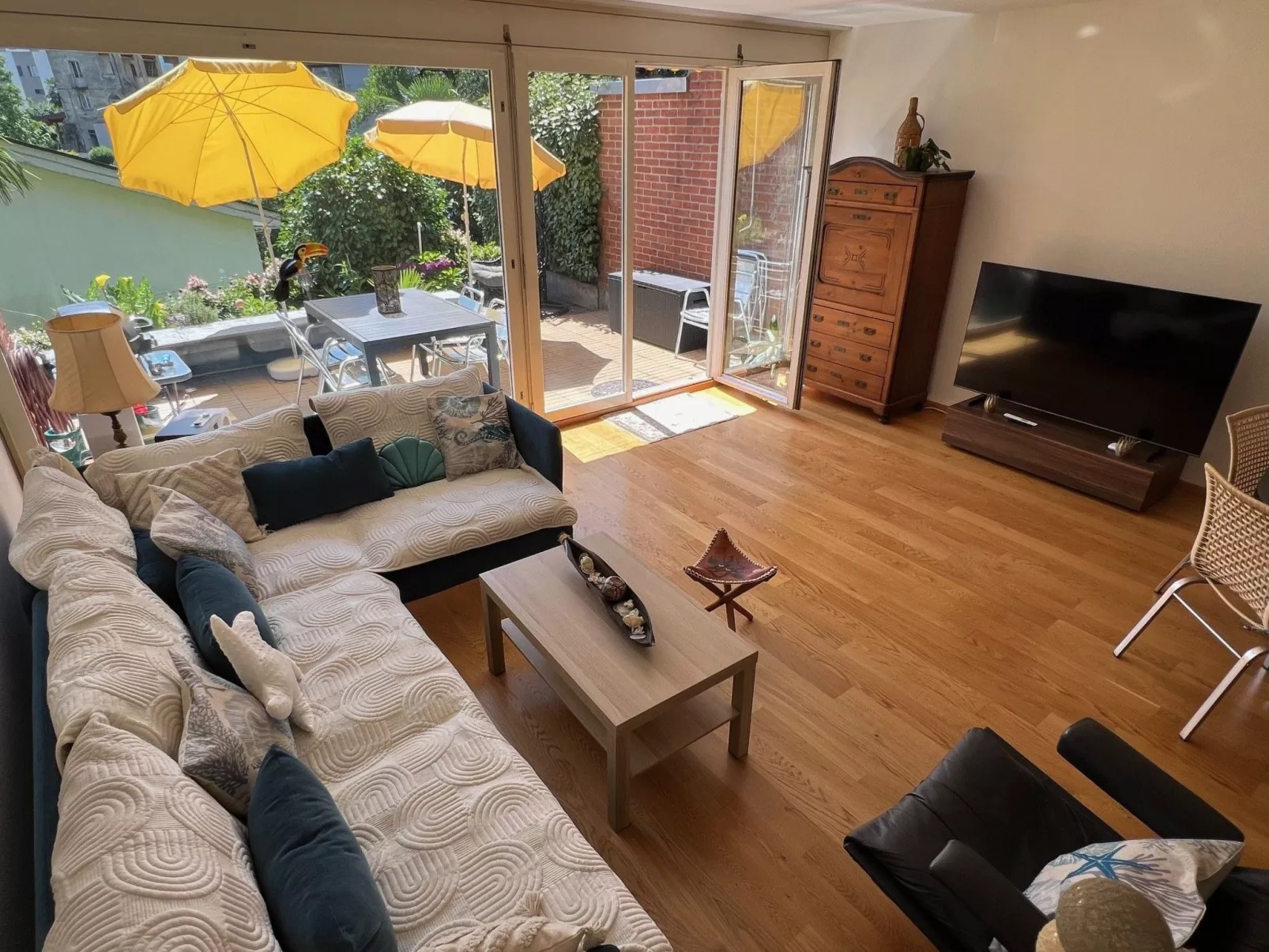 Navengana 5 mit Pool-Drinnen