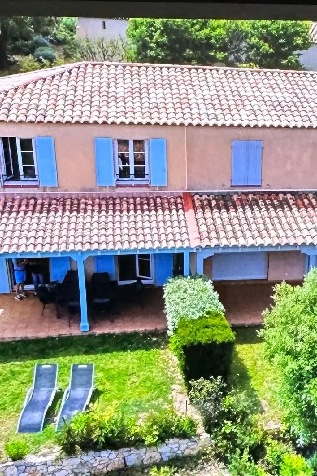 Mit Garten, Grill und Terrasse-Drinnen