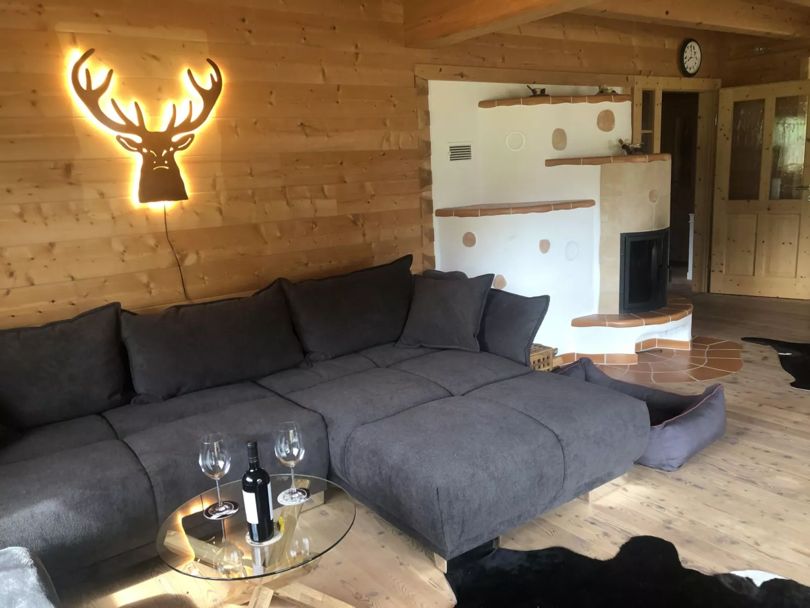 Villa mit Garten, Terrasse und Grill-Dedans