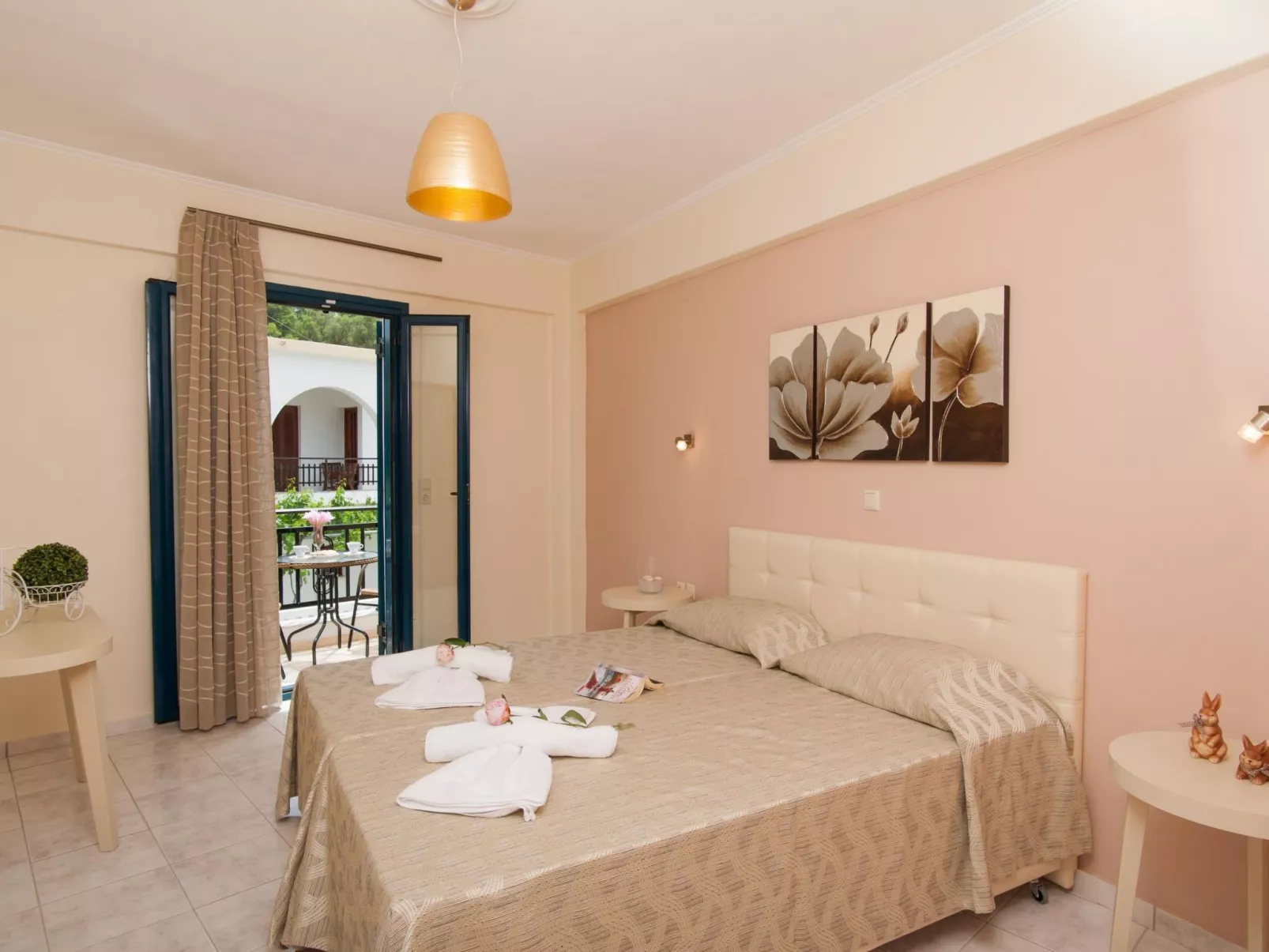 In Panormos mit kleinem Garten,Pool-Dedans