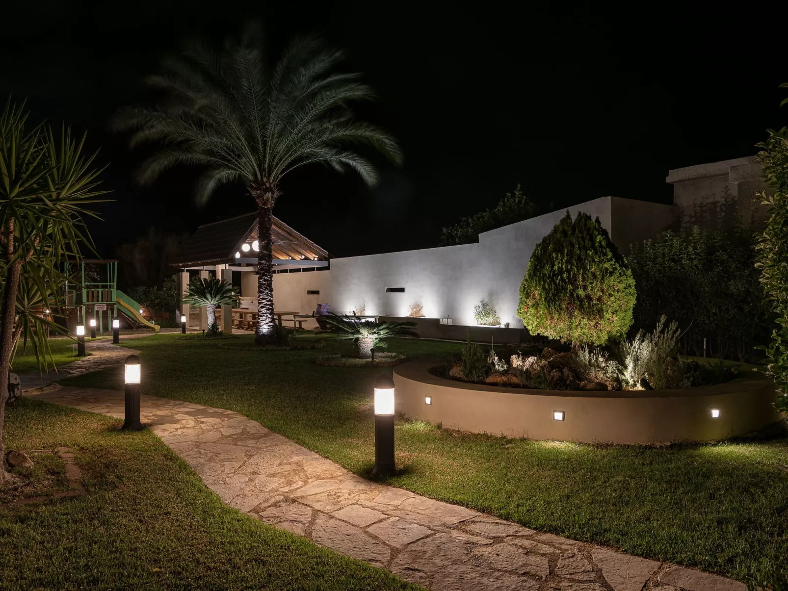 Daphnis Villen-Image-tags.info