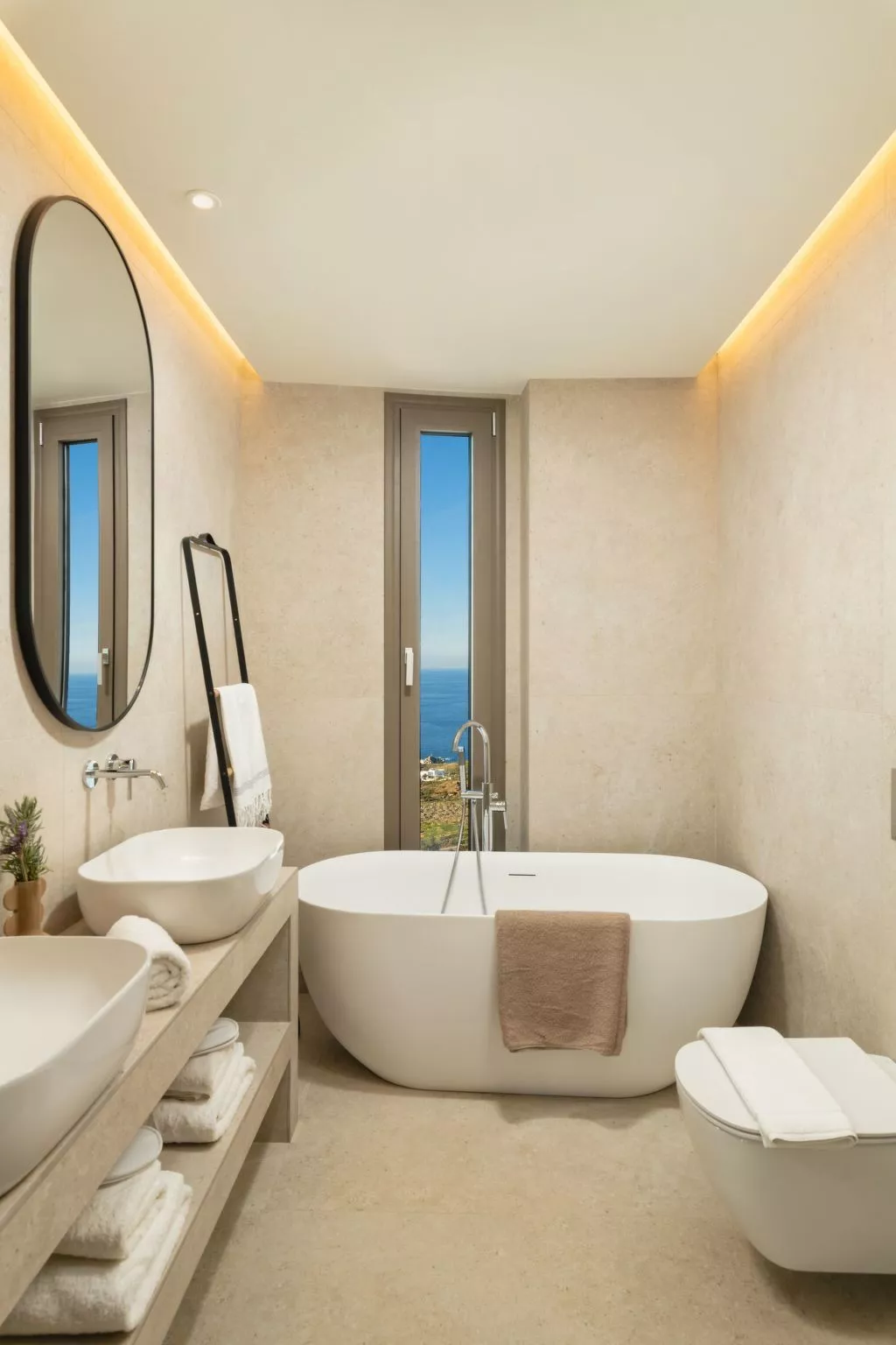 Luxuriöses Anwesen mit Meerblick und beheiztem Infinity-Pool-Image-tags.info