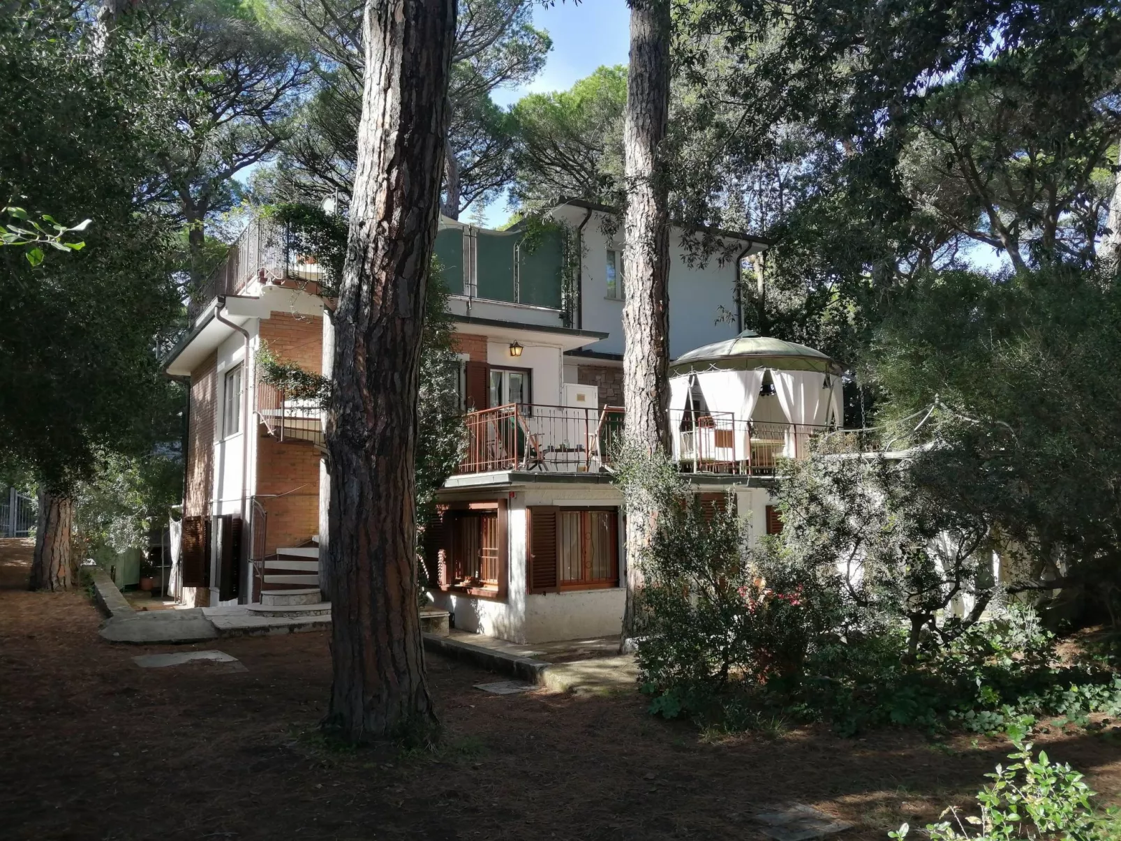 Buganvilla' Wohnung mit privater Terrasse-Outside