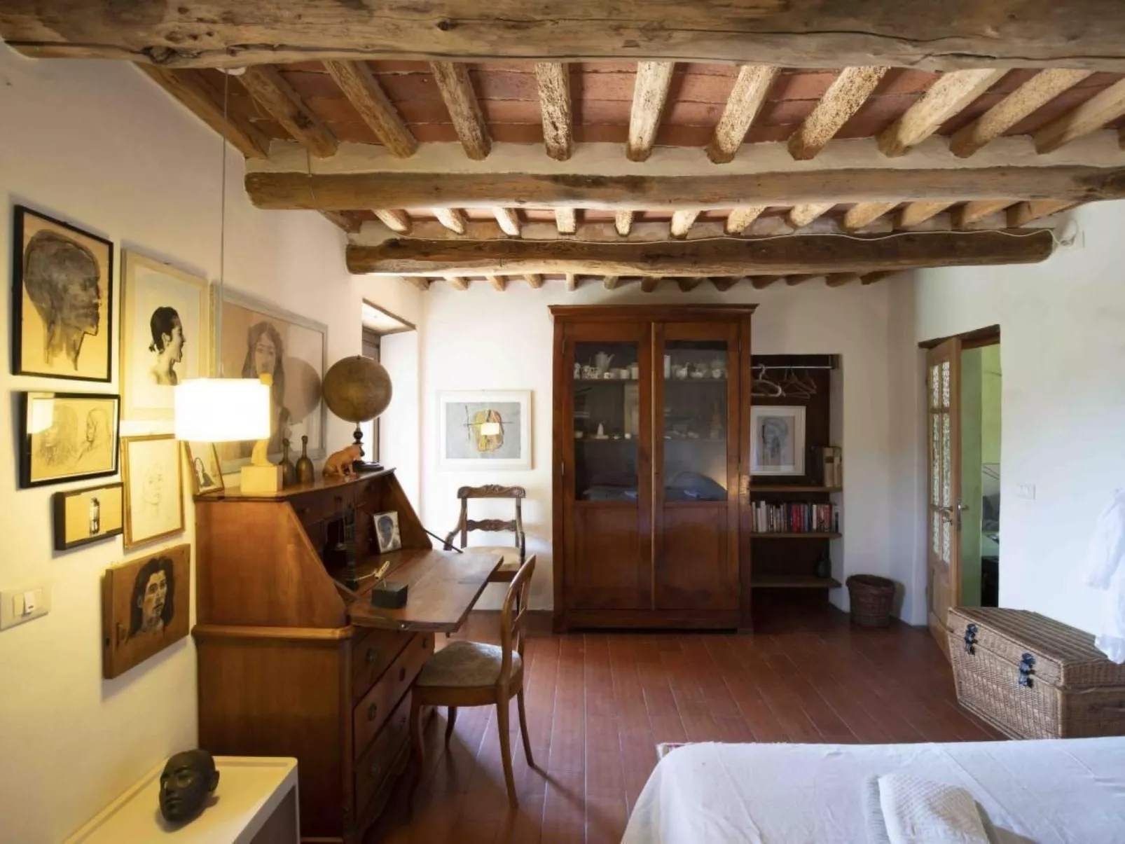 Artist's hill-Drinnen