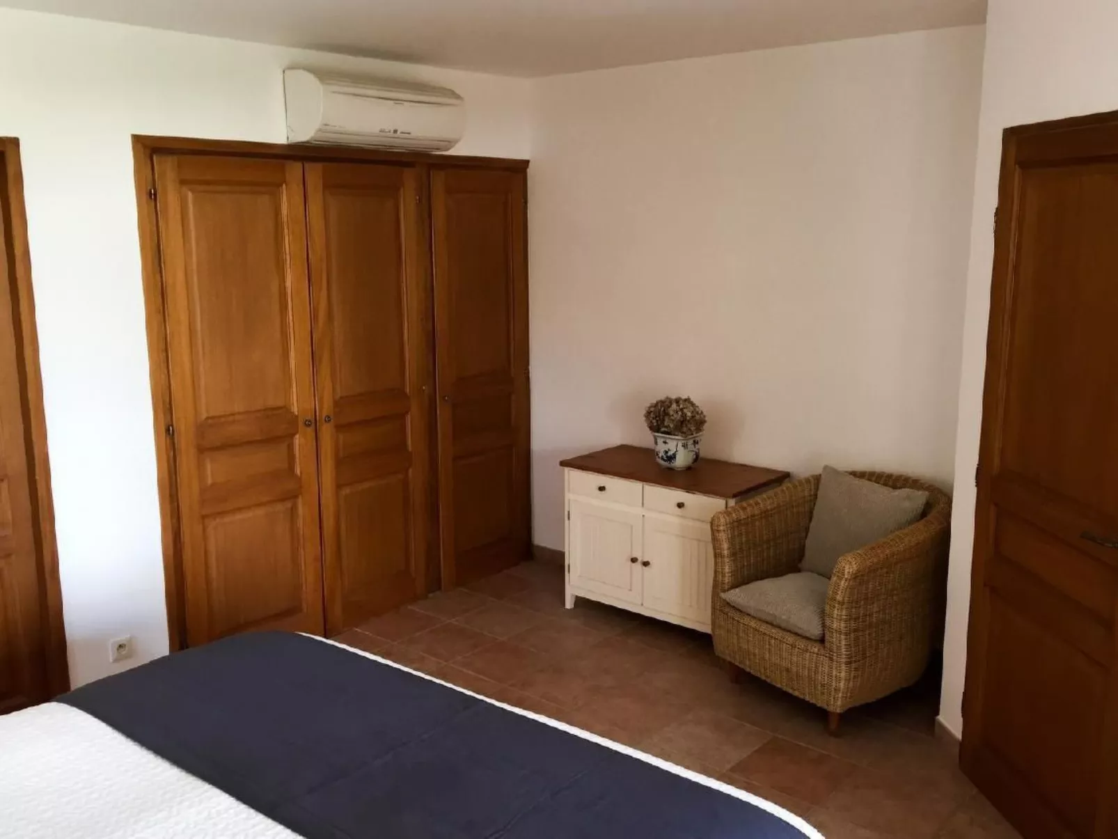 Charmante Villa mit Pool und Golfplatz-Inside