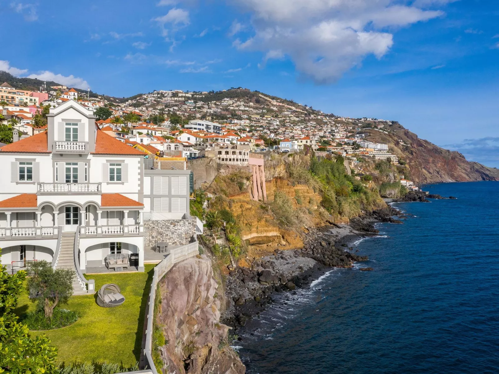 Mit Privatpool für 12 Personen in Sao Goncalo, Madeira-Image-tags.info