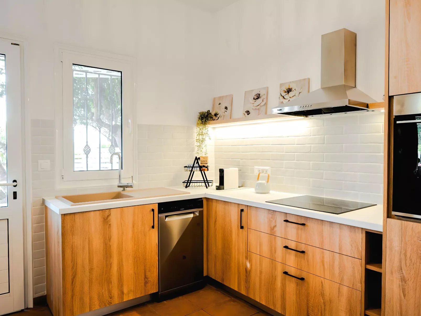 "Cretan Lodge" mit Blick auf das Wasser-Inside