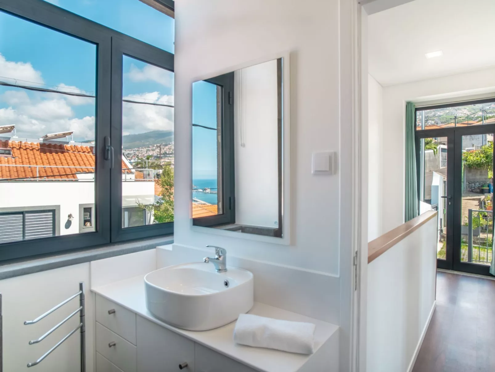 "Casa Lanço" mit Garten und Grill-Dedans