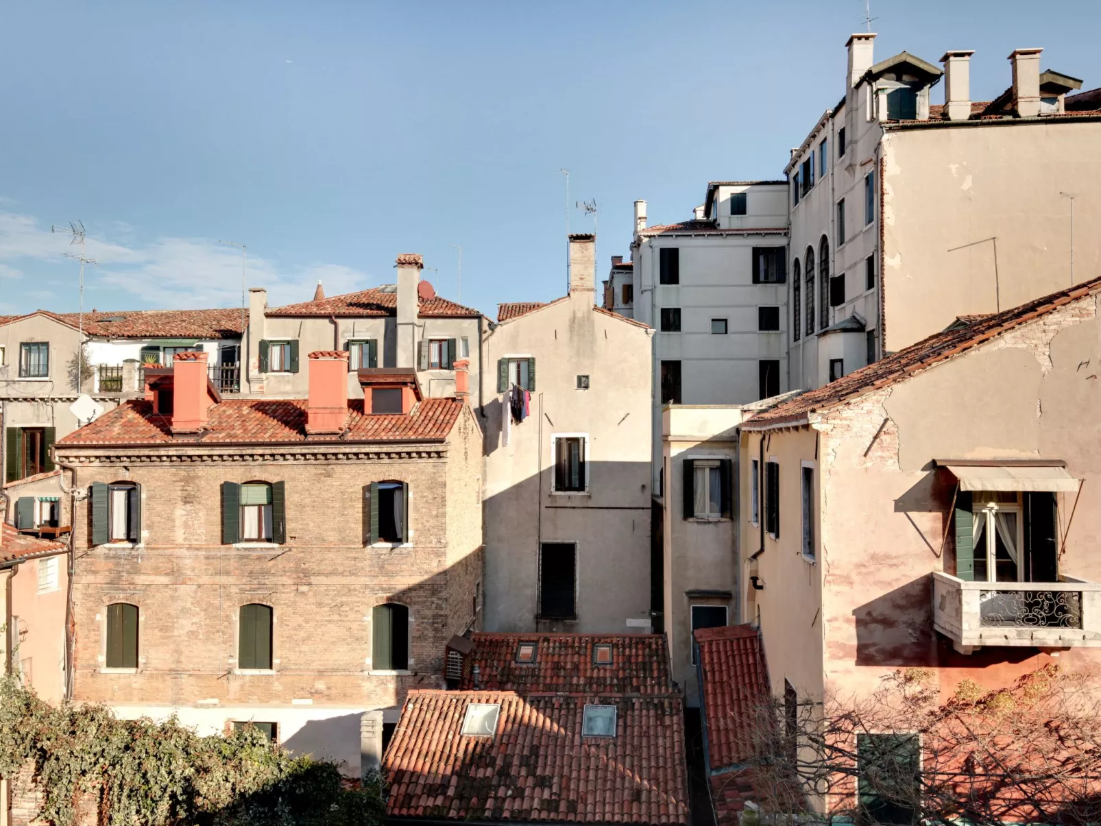 The Countess apartment-Outside