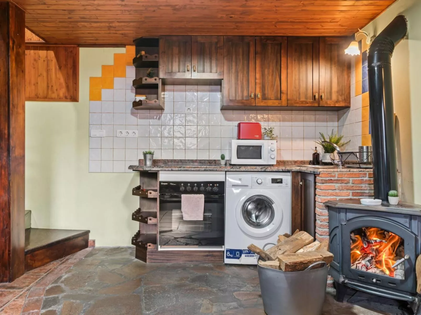 Montegrande, Berghaus in idyllischer Lage-Image-tags.info