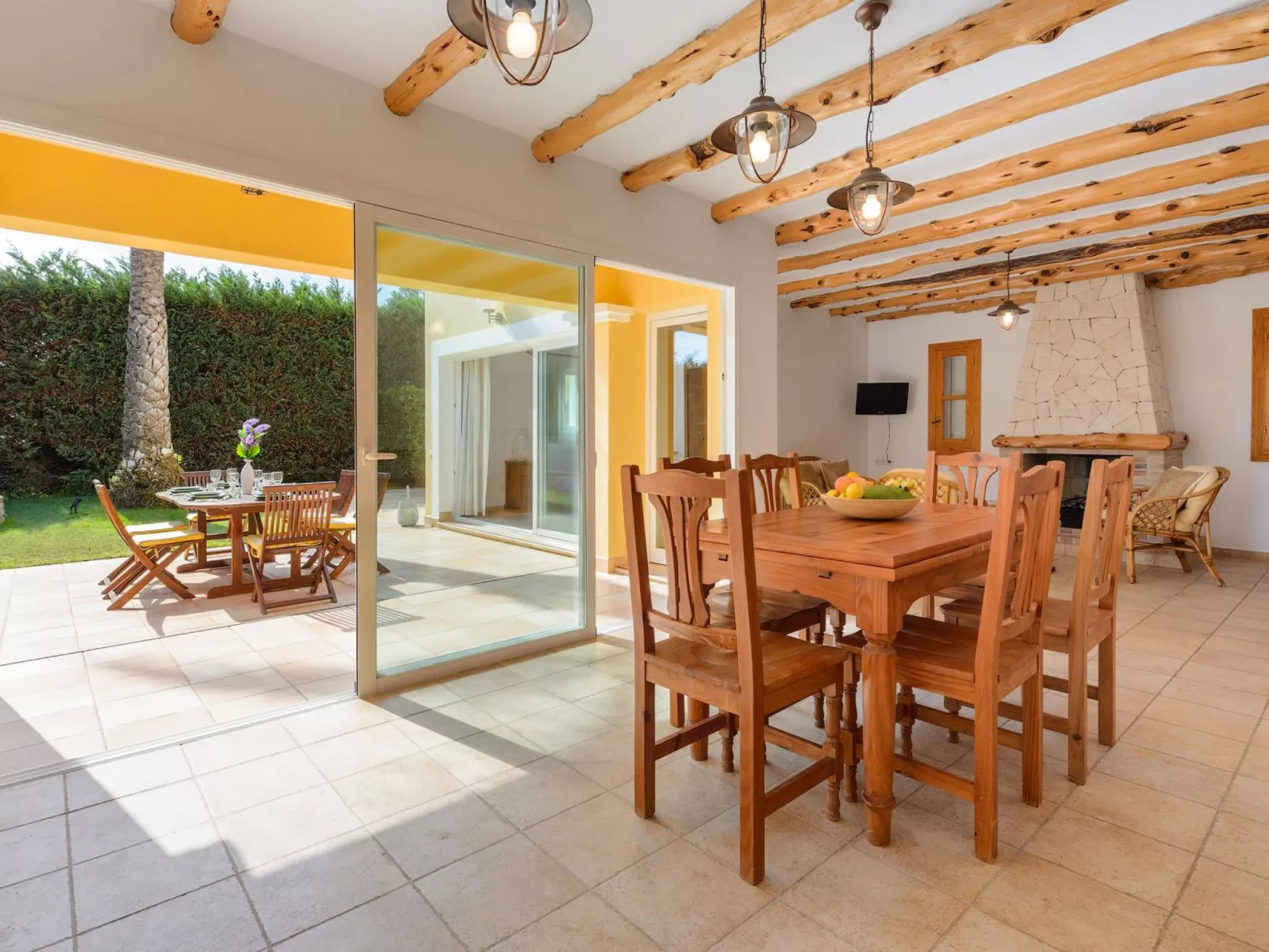 Schöne Villa Belvedere mit 4 Schlafzimmern, 3 Bädern, beheiztem Pool, zwei Whir-Inside