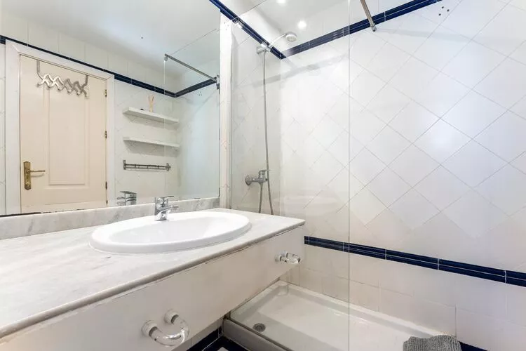 CT 239 - Romana Playa - First Beachline-Bathroom