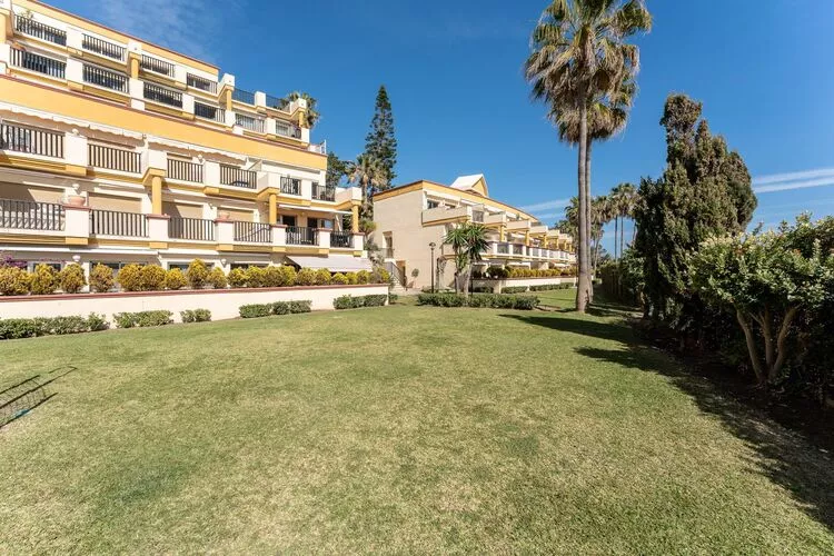 CT 239 - Romana Playa - First Beachline-Gardens summer