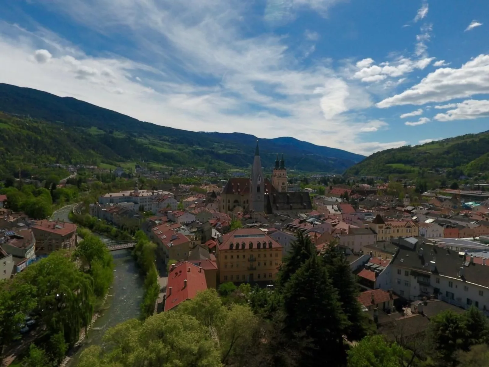 Apartment mit Balkon-Draußen