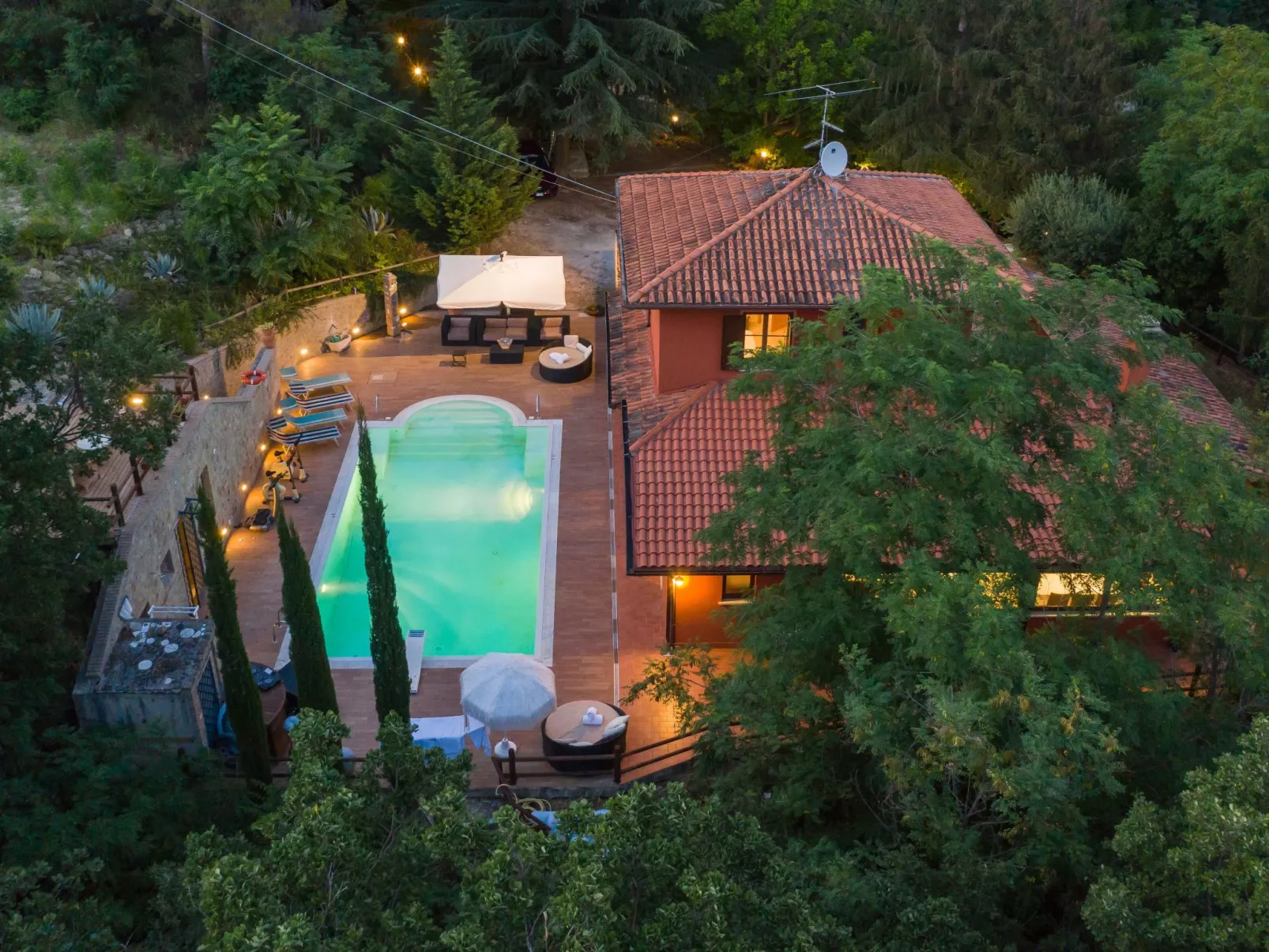 Landgut "TenutaQuarantaOlivi-Draußen