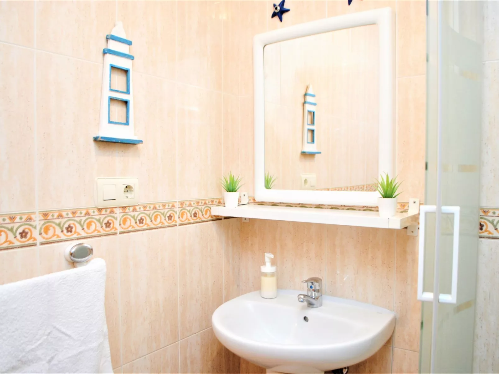 Erdgeschosswohnung mit Balkon für 4 Personen-Dedans