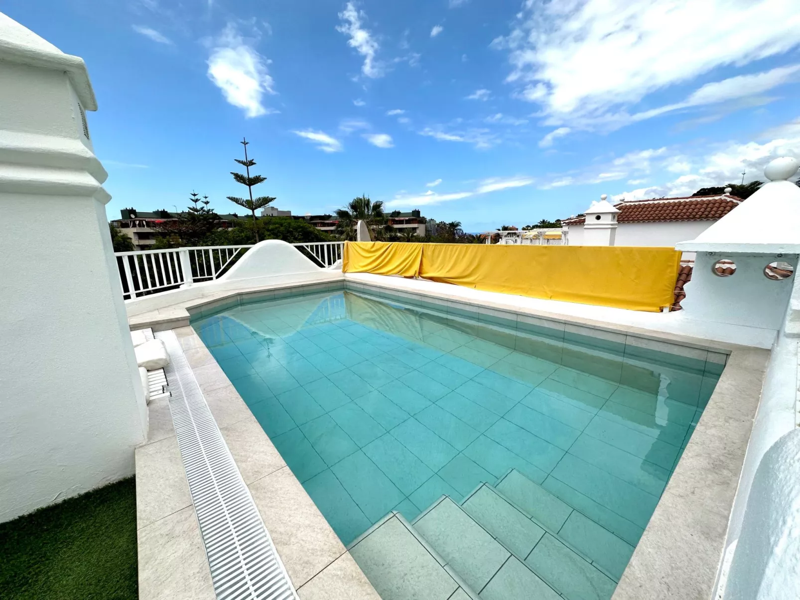 Prime atic Rosaleda-Outside