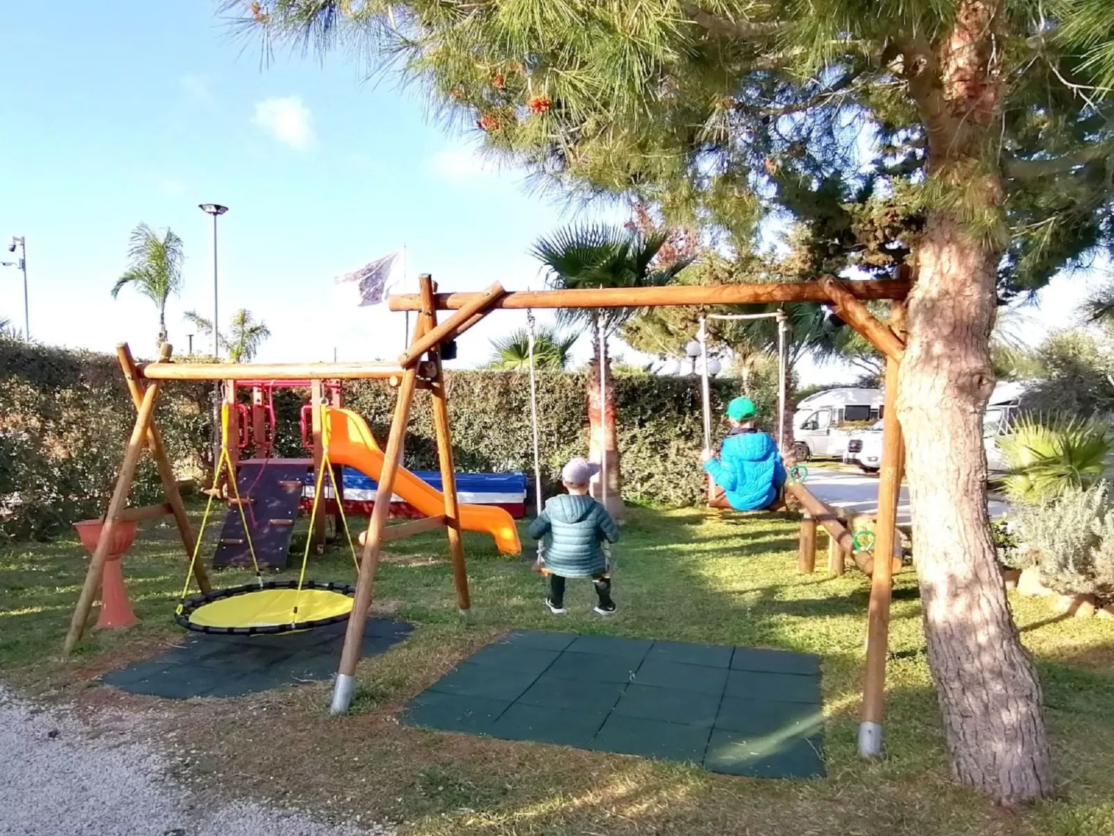 Angenehme Wohnung mit Terrasse, Schwimmbad-Image-tags.info