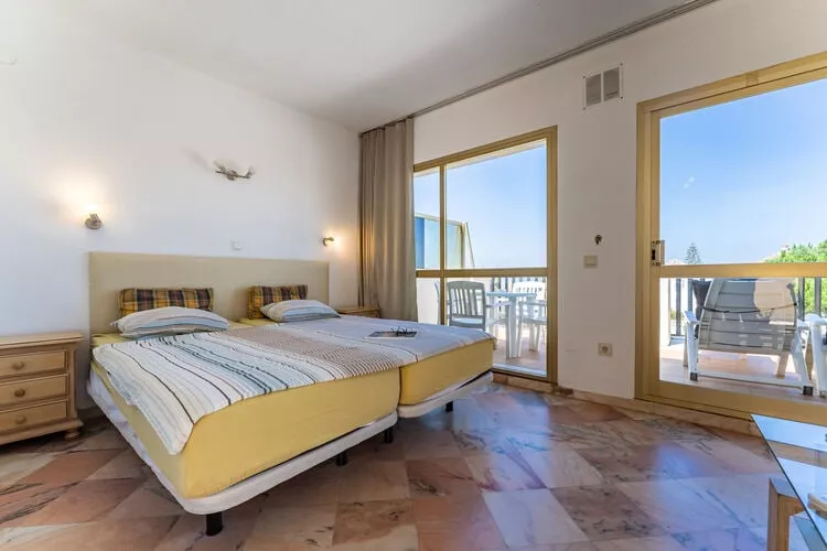 CT 103 - Faro's Romana Playa Studio 142-Bedroom