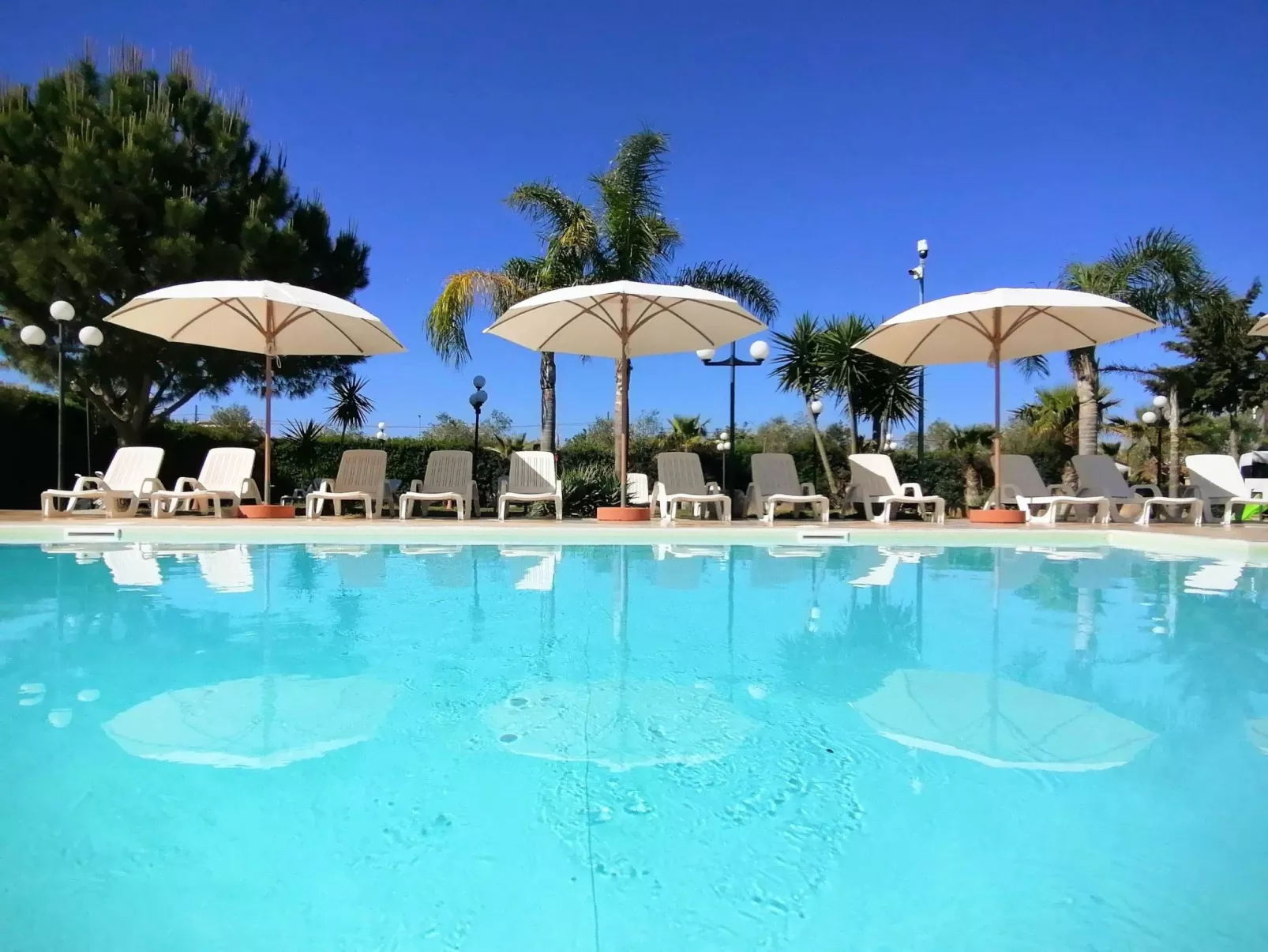 In Marsala mit Terrasse, gemeinschaftlichem Pool und Grill-Draußen